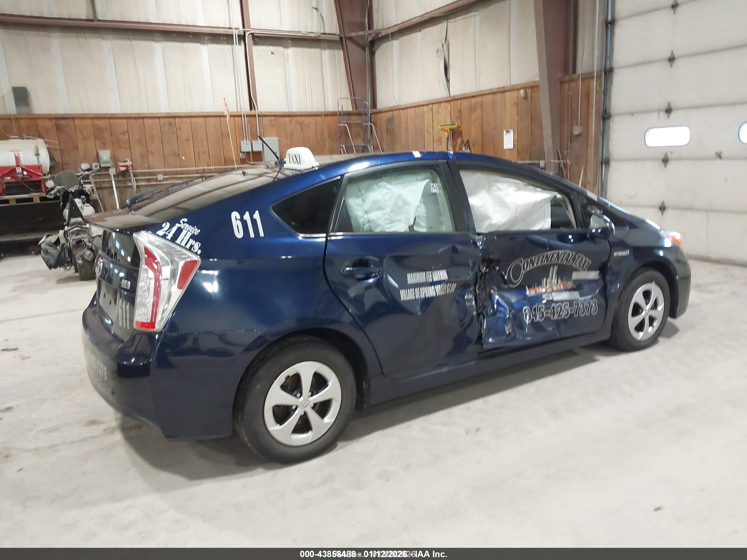 TOYOTA PRIUS image 4