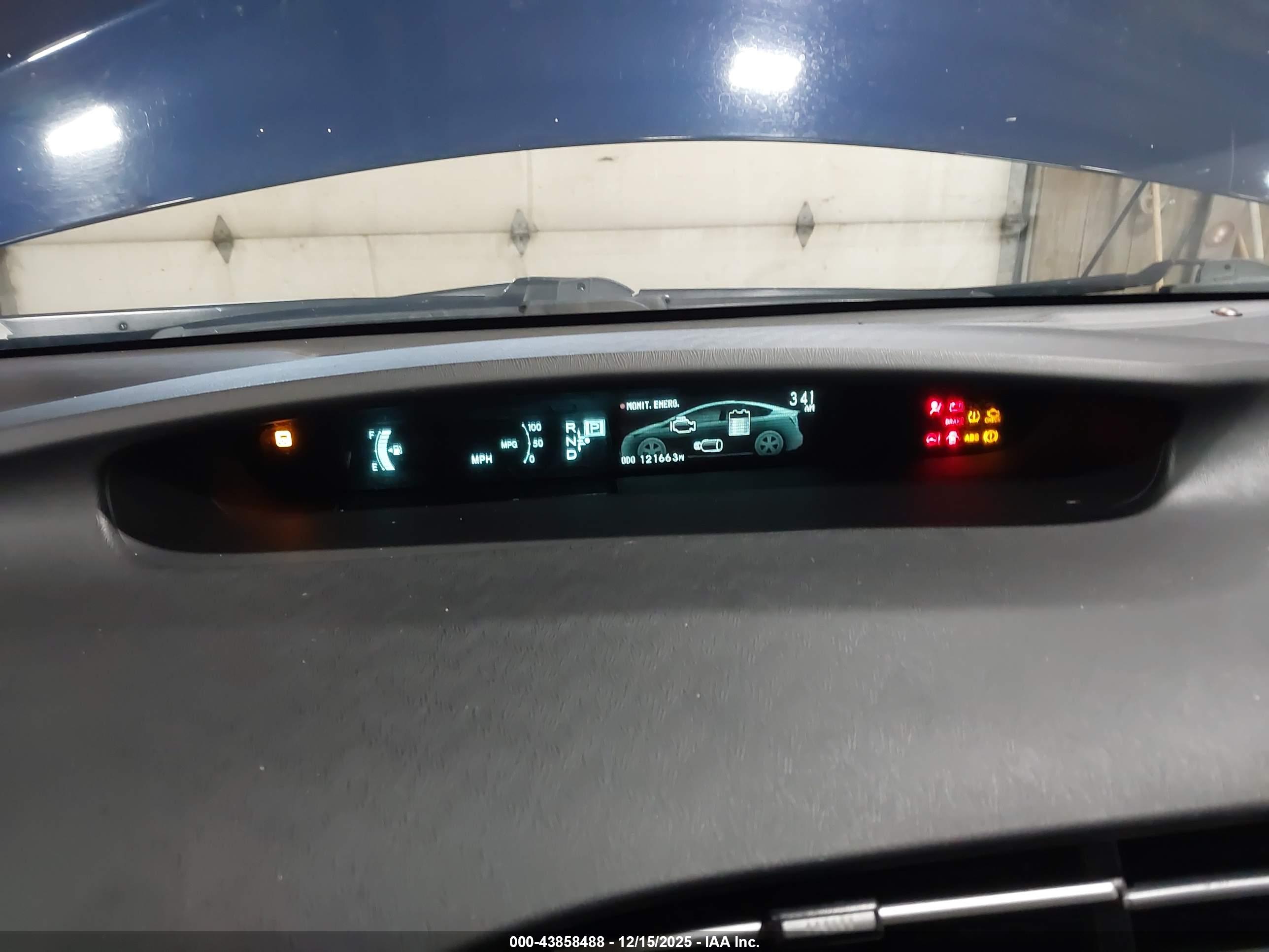 TOYOTA PRIUS image 7