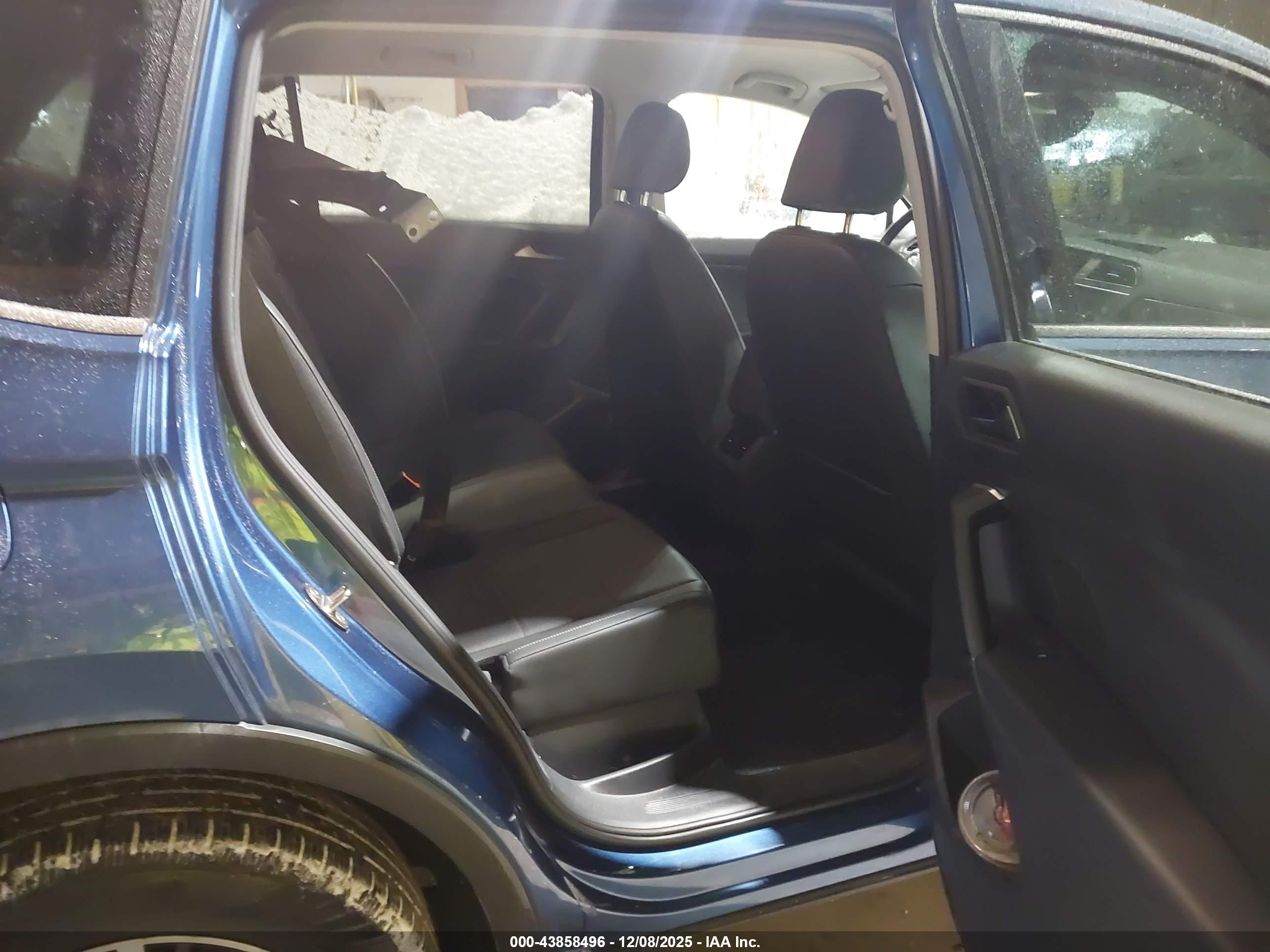 VOLKSWAGEN TIGUAN image 8