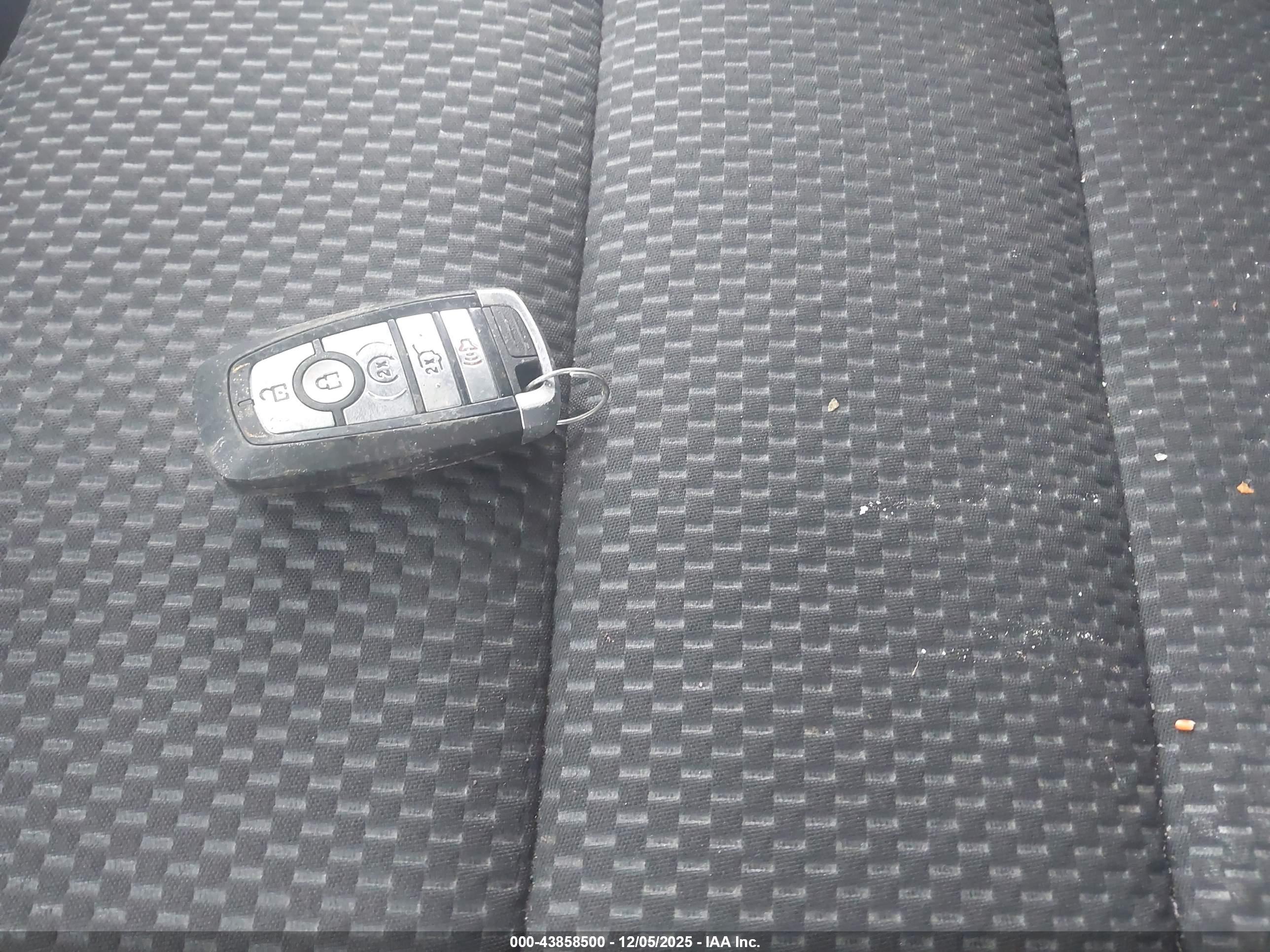 FORD ESCAPE image 11