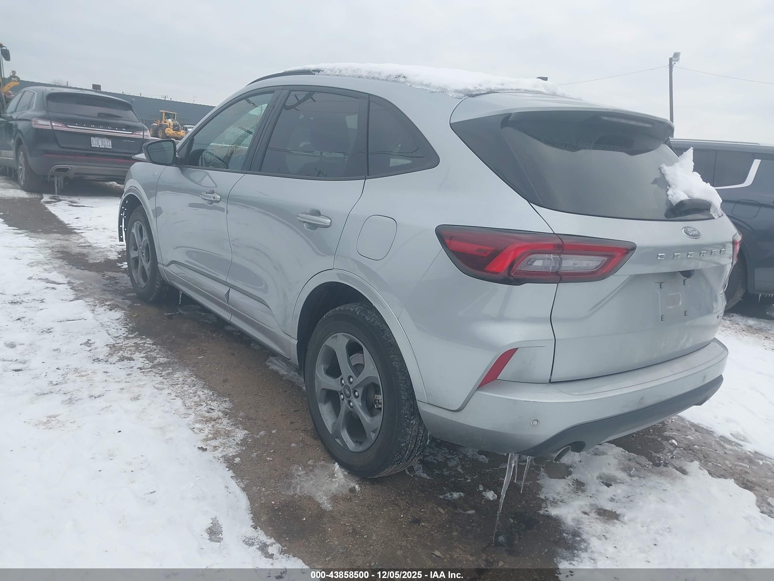 FORD ESCAPE image 3