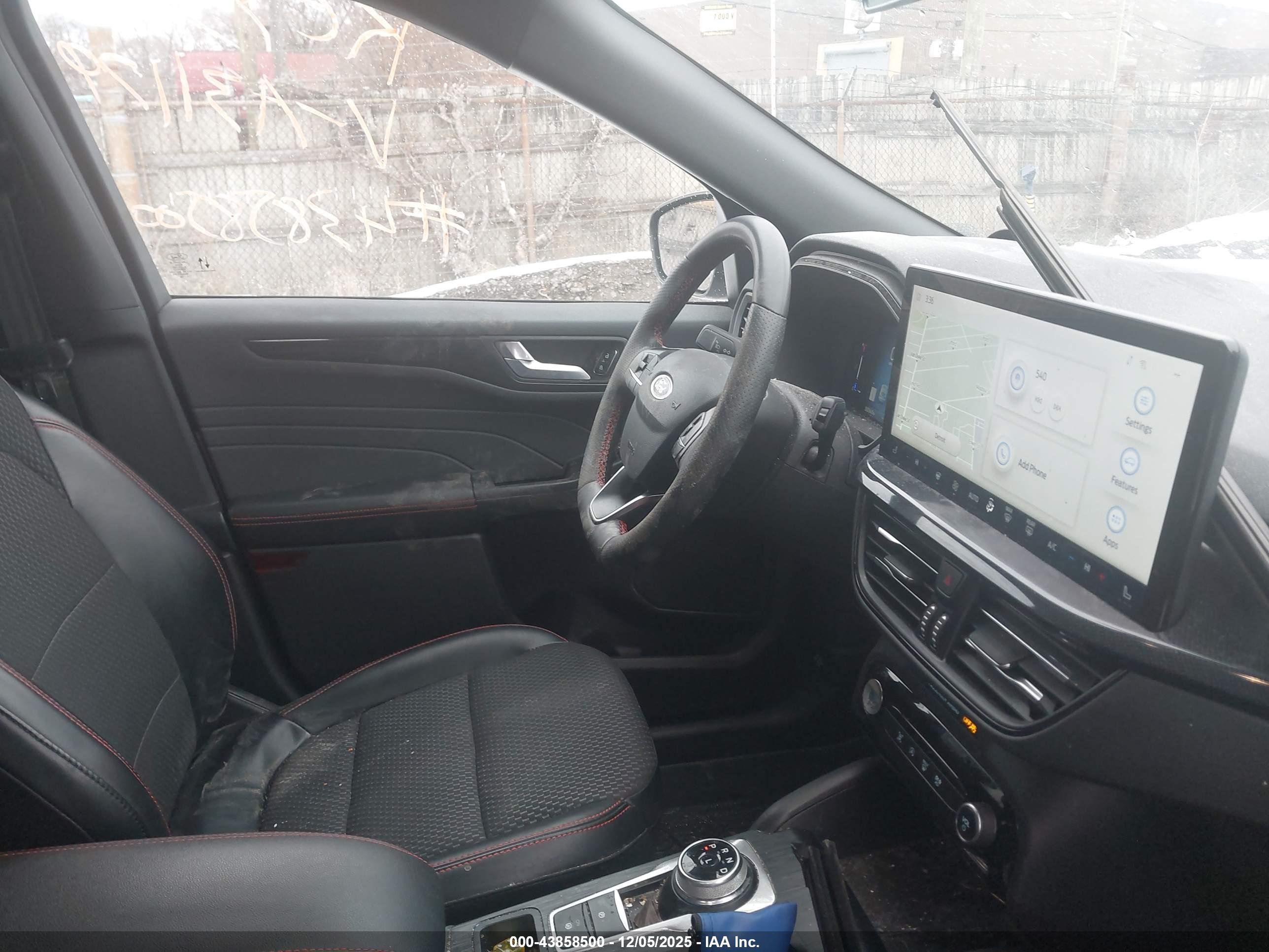 FORD ESCAPE image 5