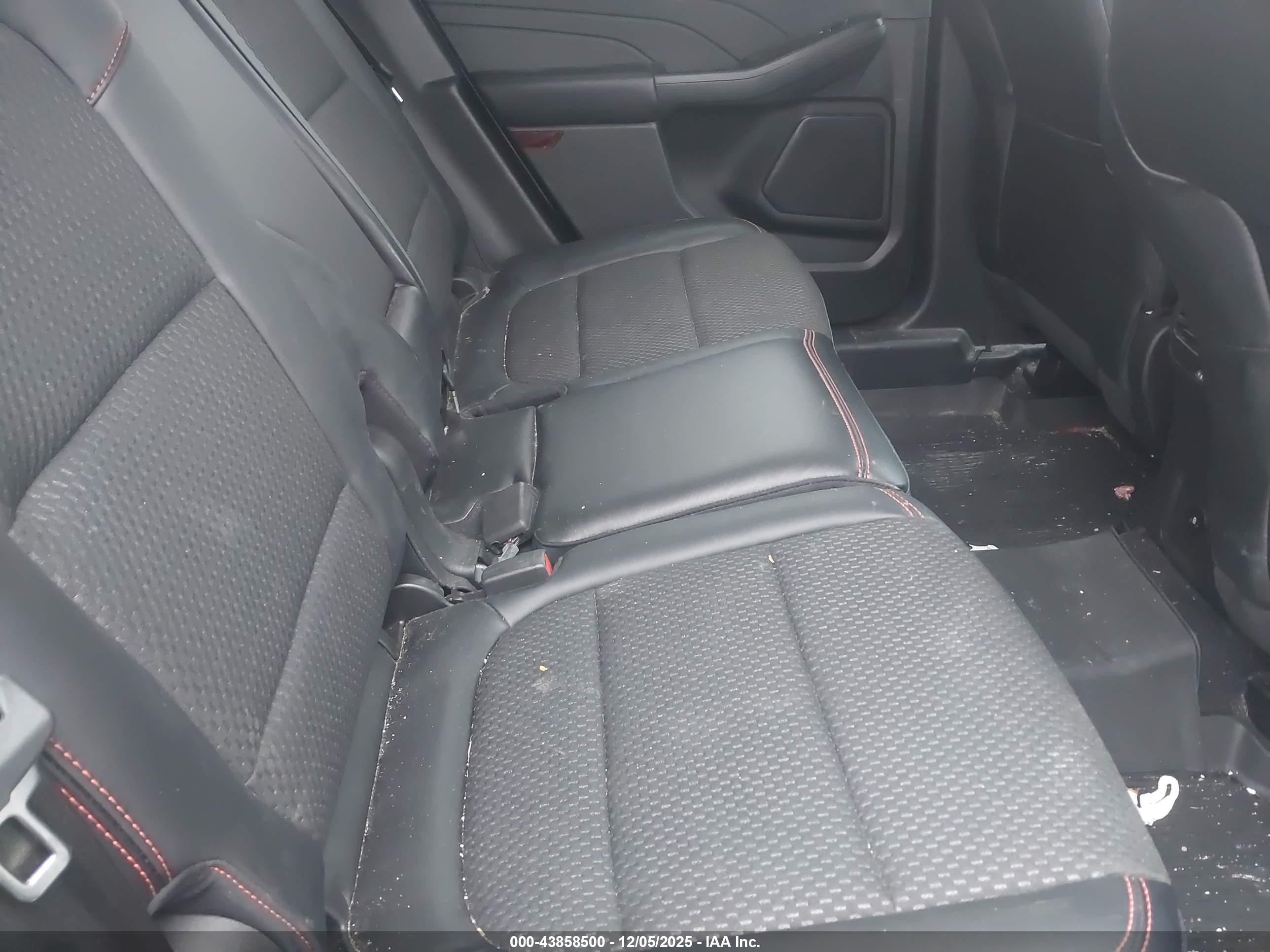 FORD ESCAPE image 8