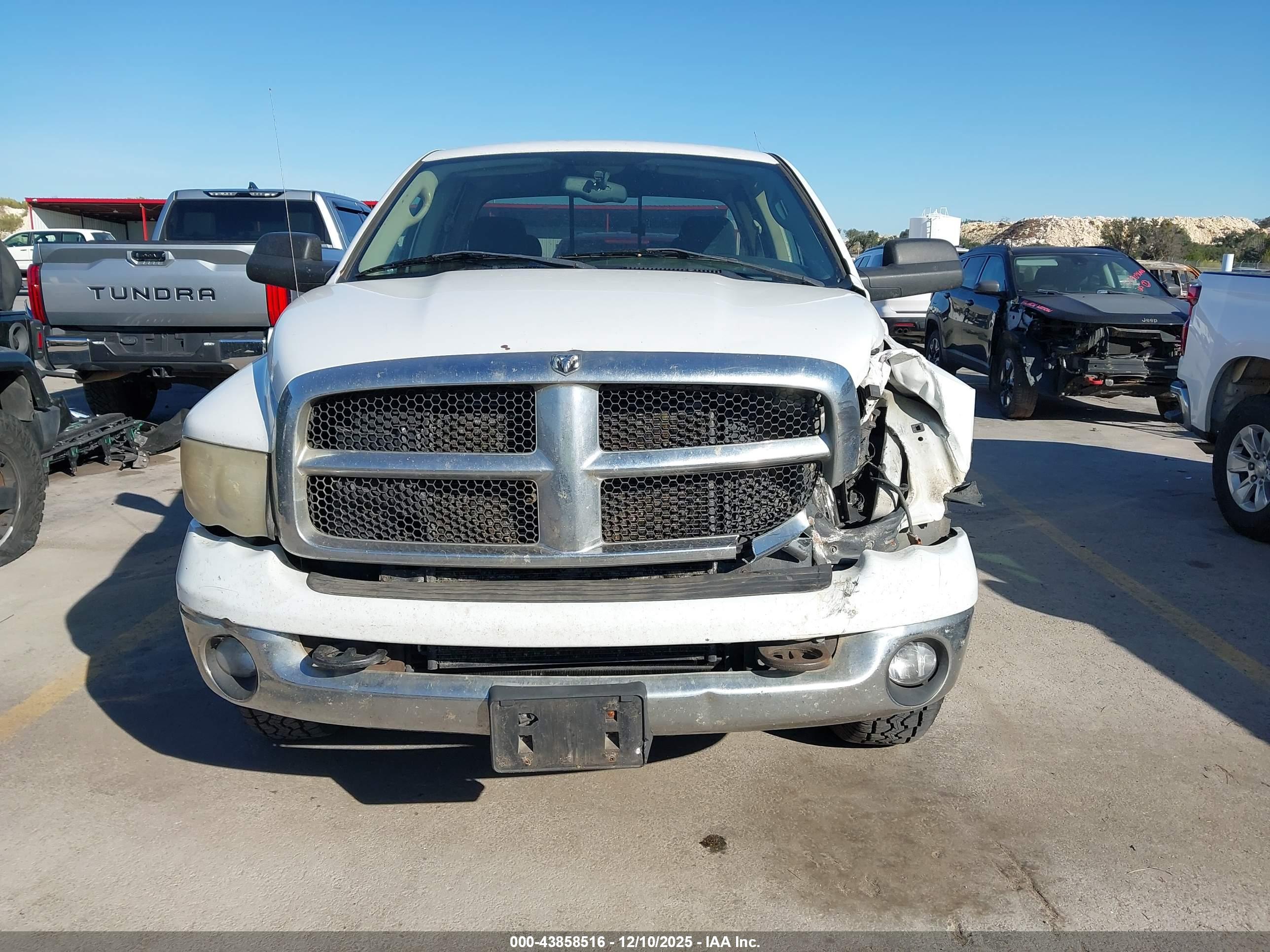DODGE RAM image 6