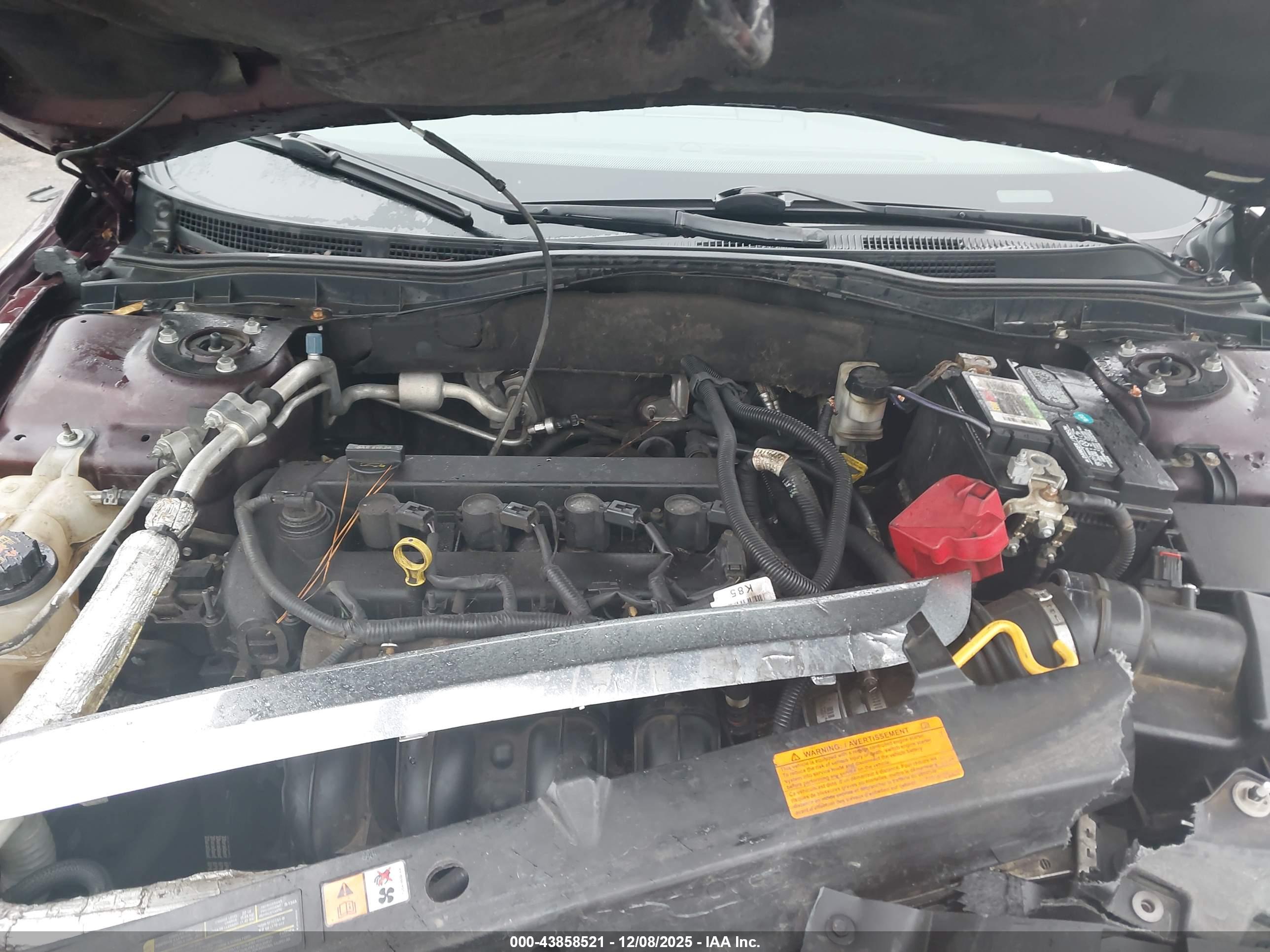 FORD FUSION image 10