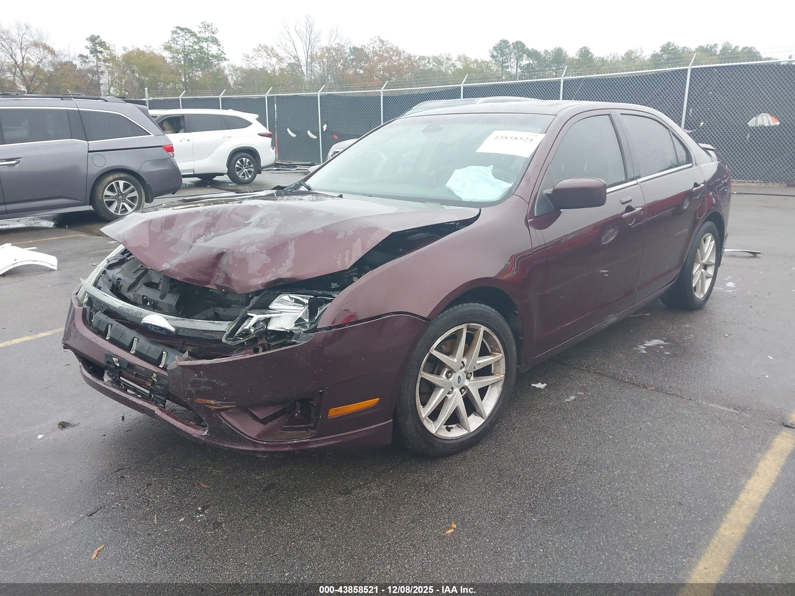 FORD FUSION image 2