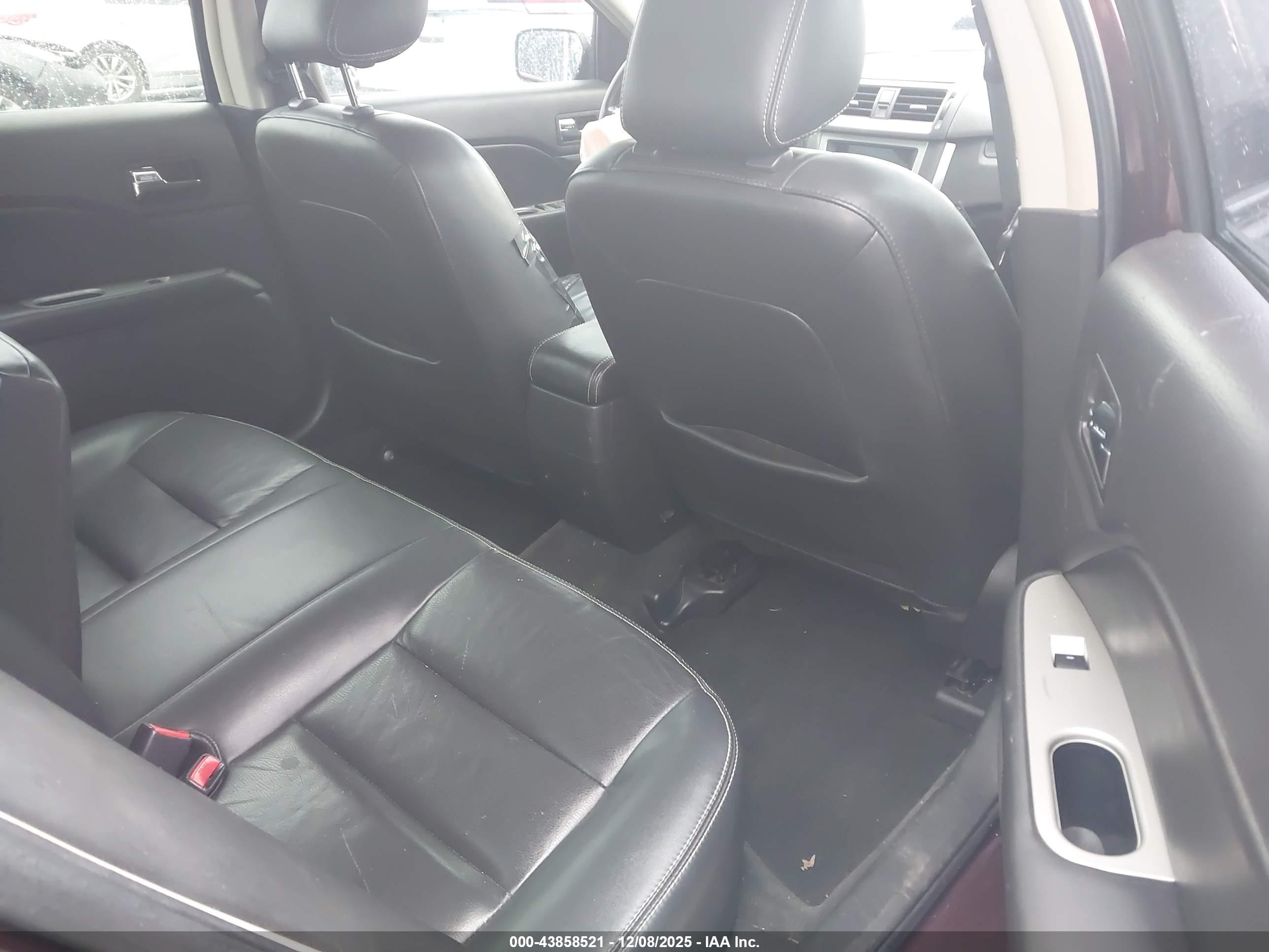 FORD FUSION image 8