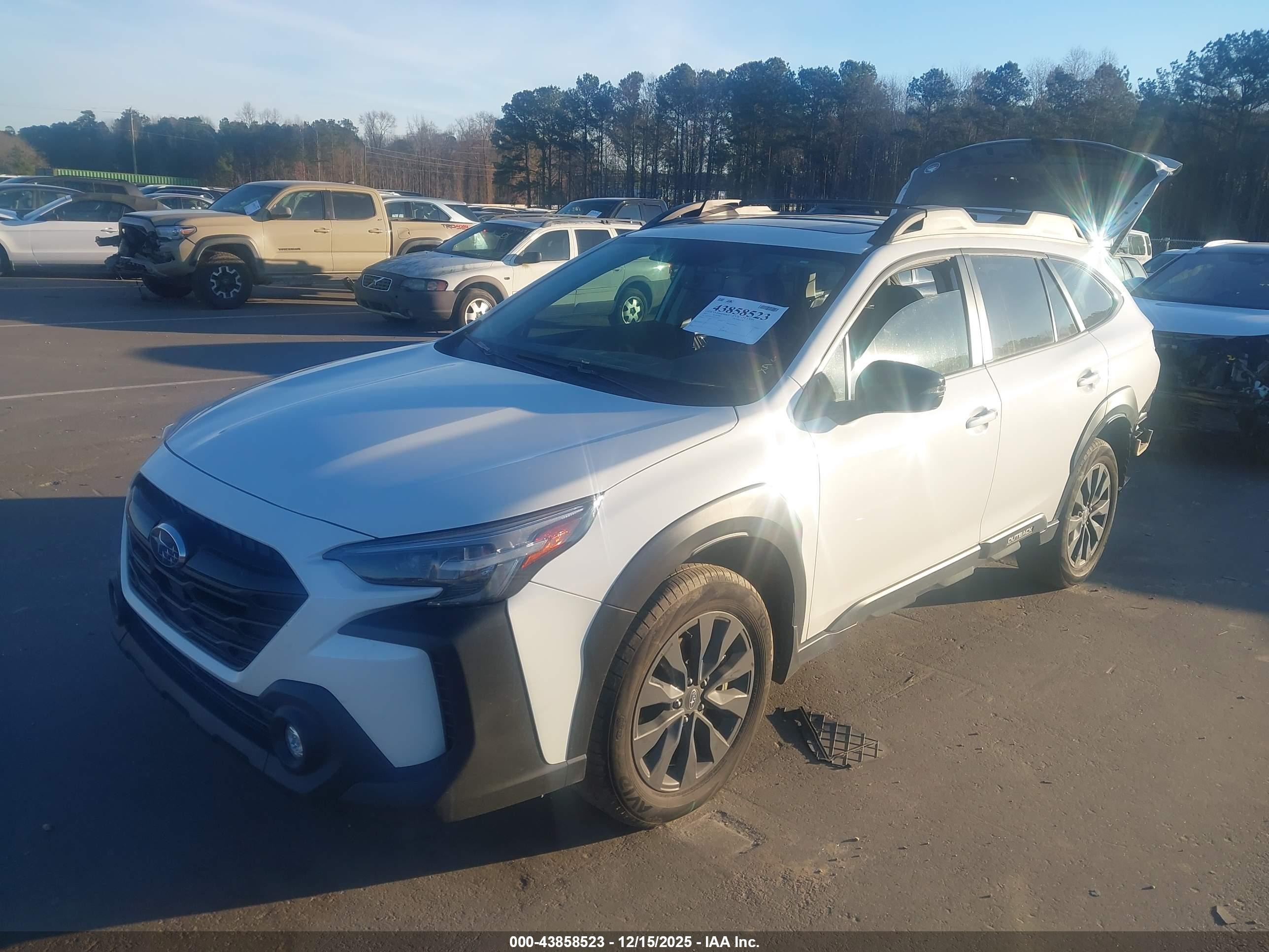 SUBARU OUTBACK image 2