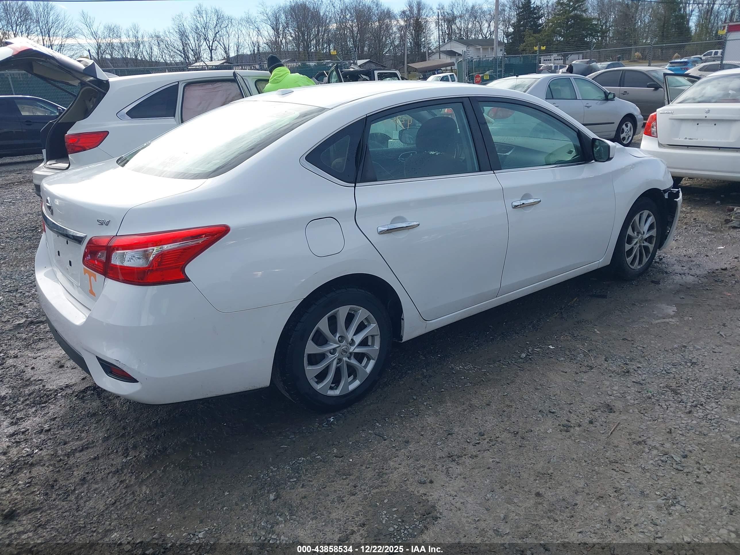 NISSAN SENTRA image 4