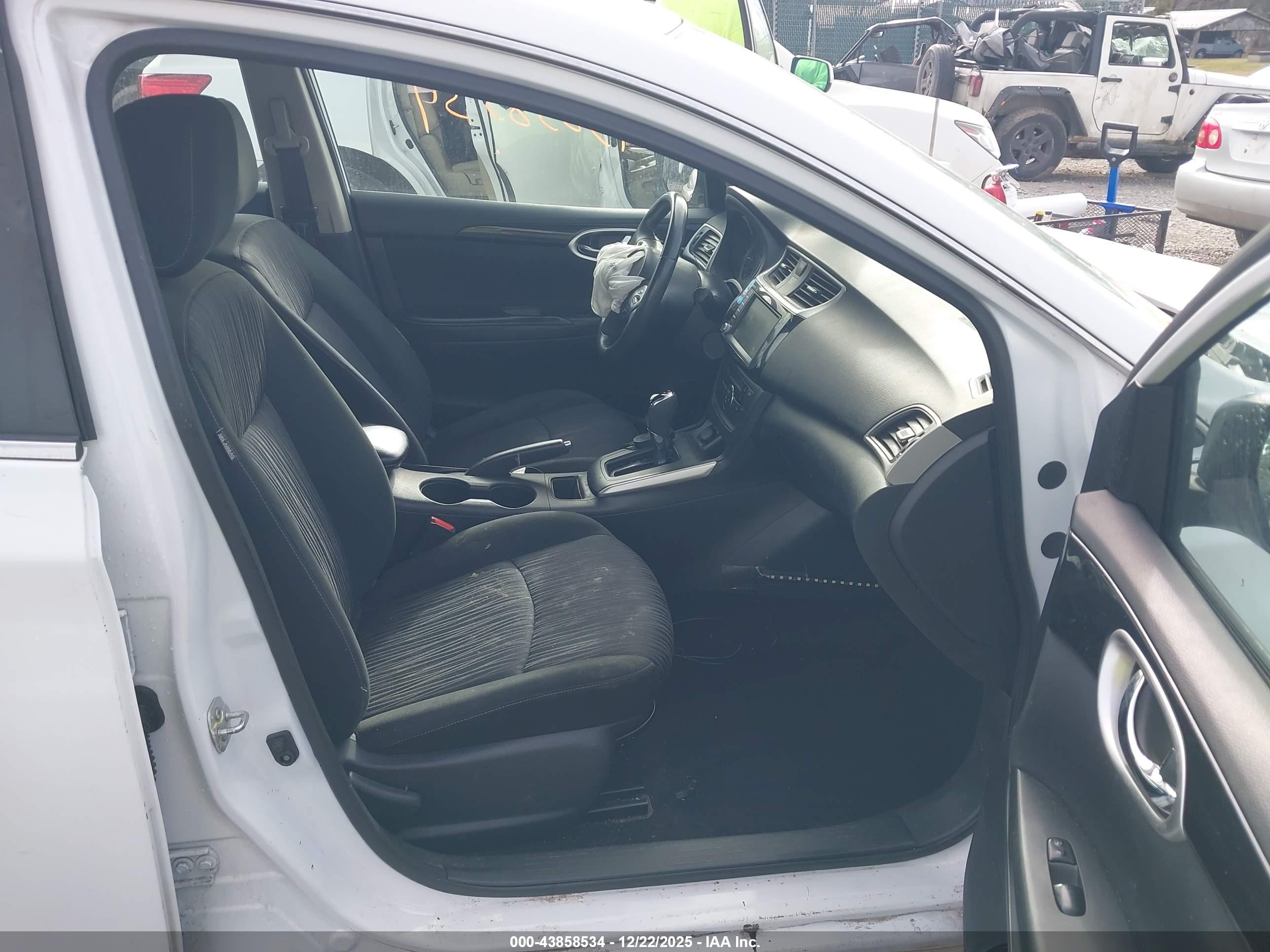 NISSAN SENTRA image 5