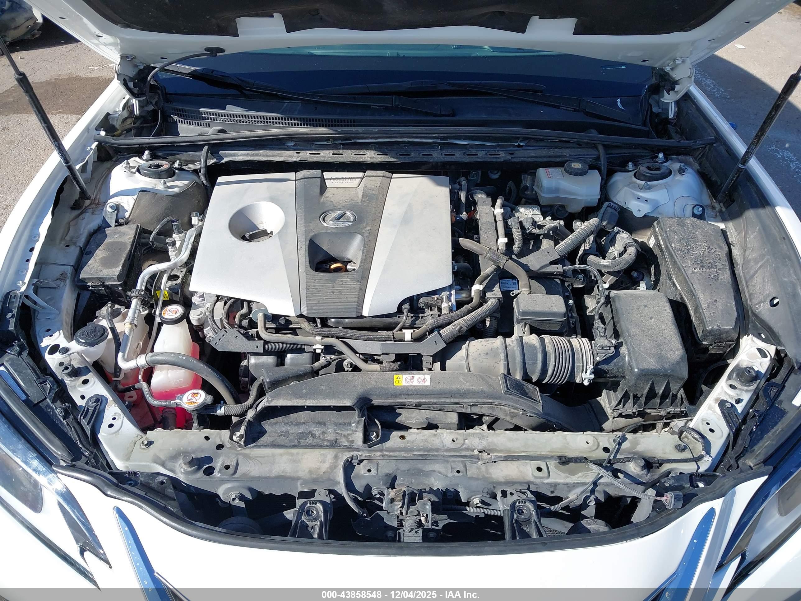 LEXUS ES image 10