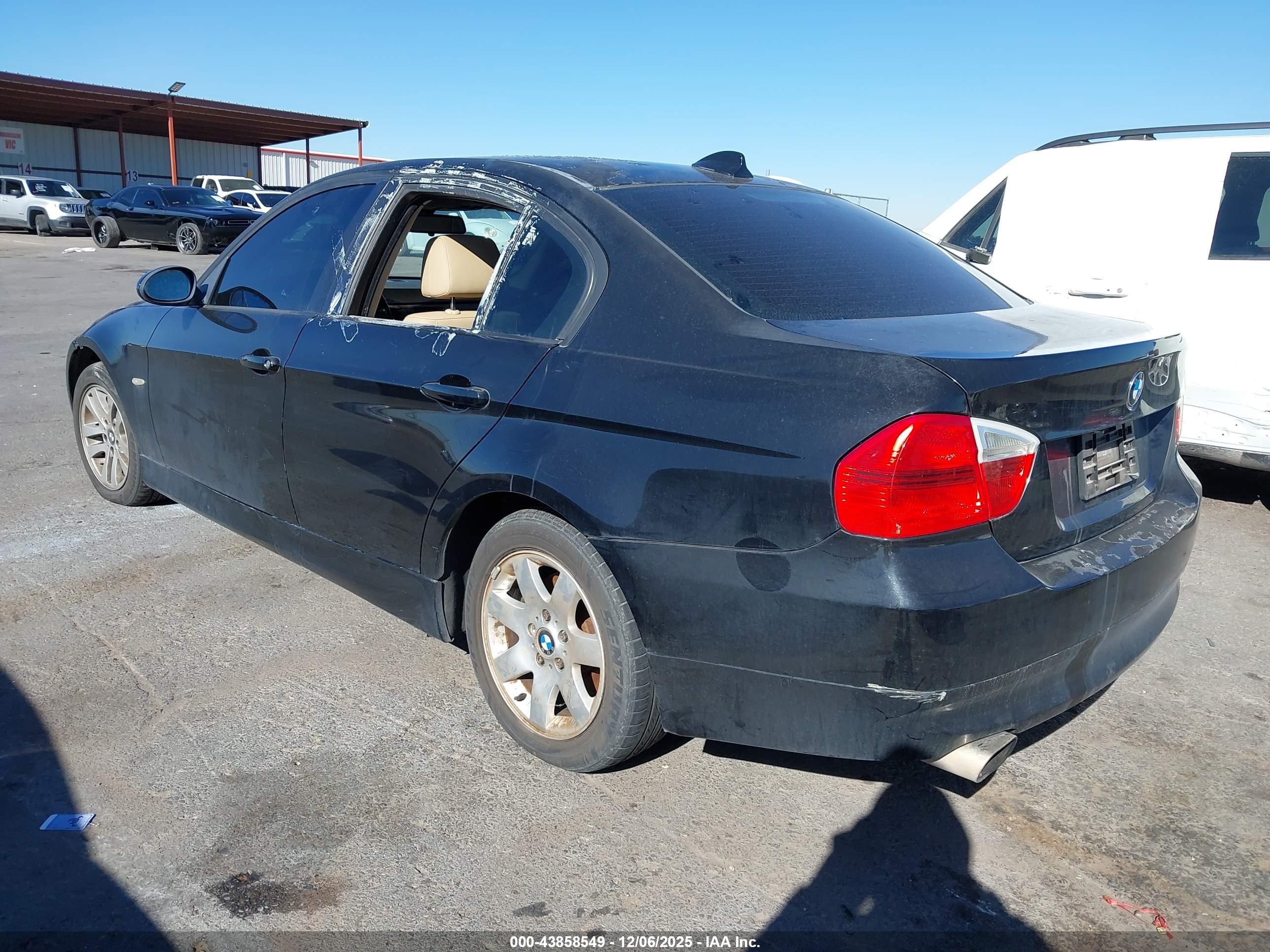 BMW 328I image 3