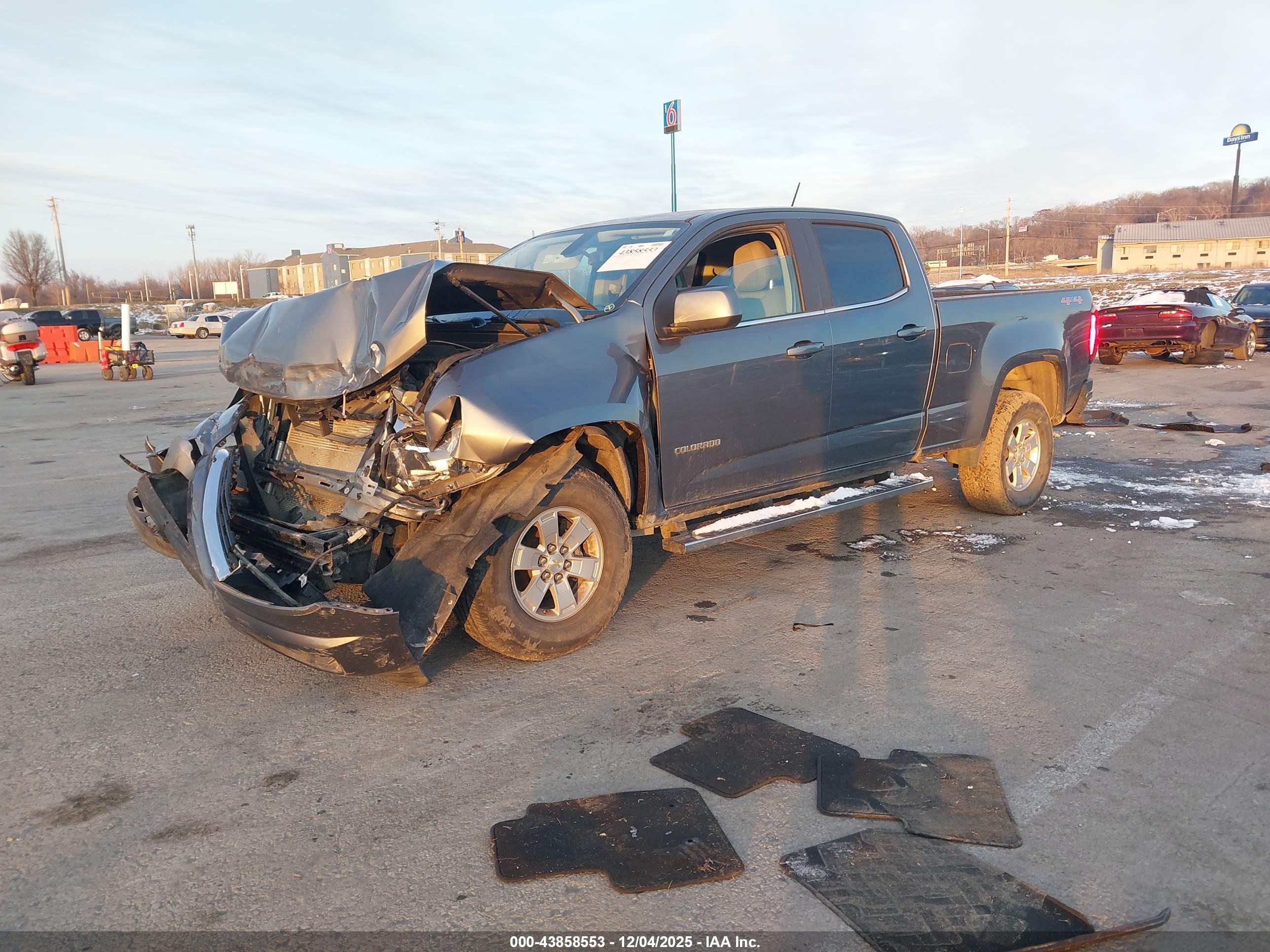 CHEVROLET COLORADO image 2