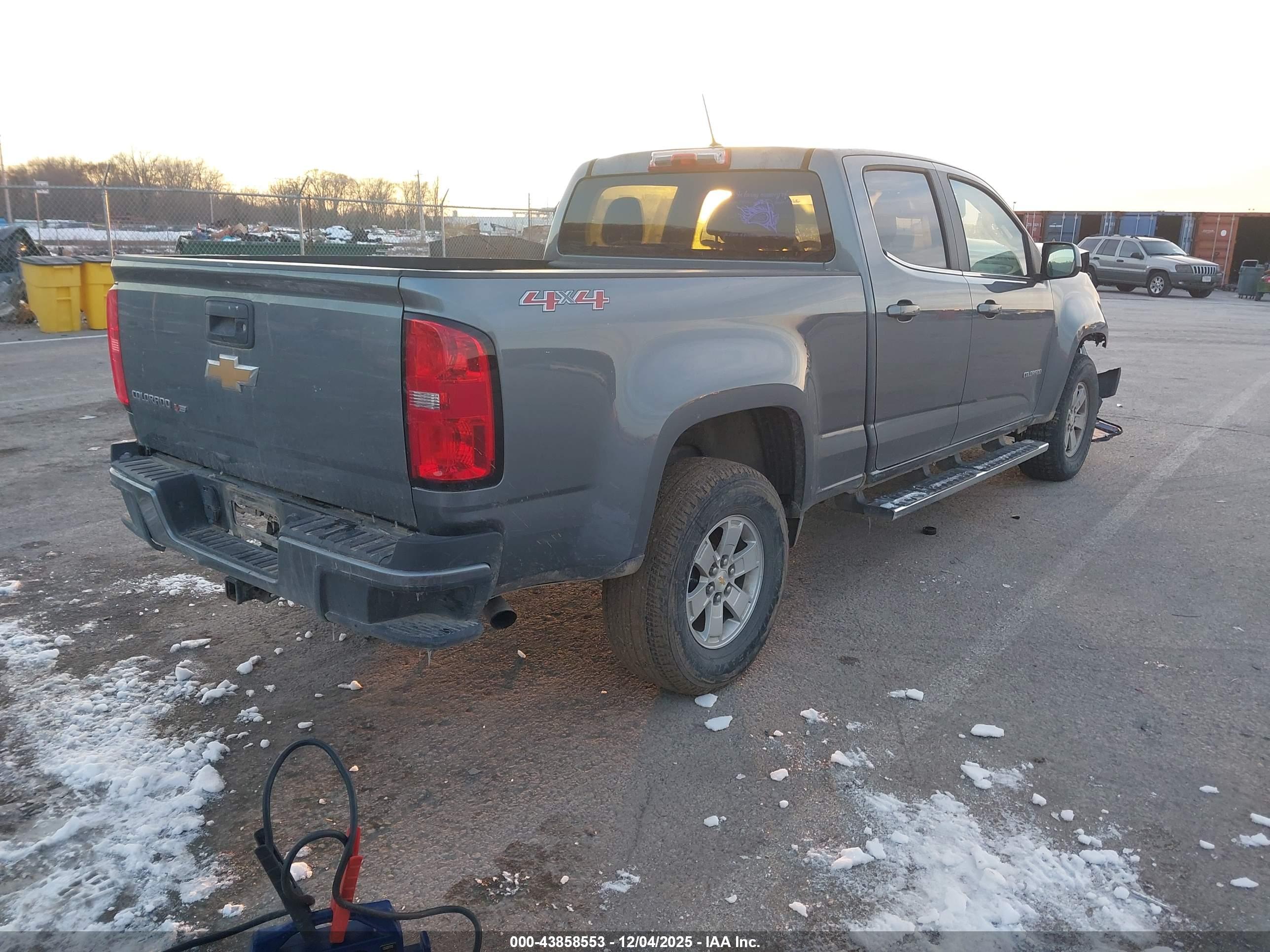 CHEVROLET COLORADO image 4
