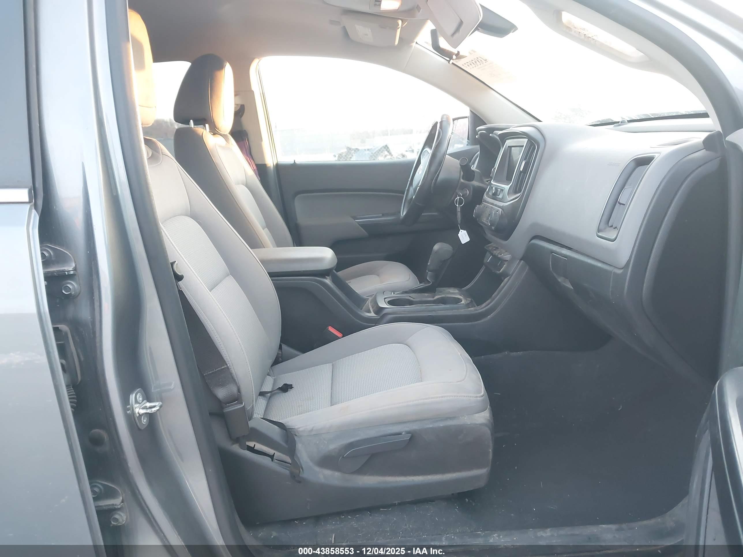 CHEVROLET COLORADO image 5