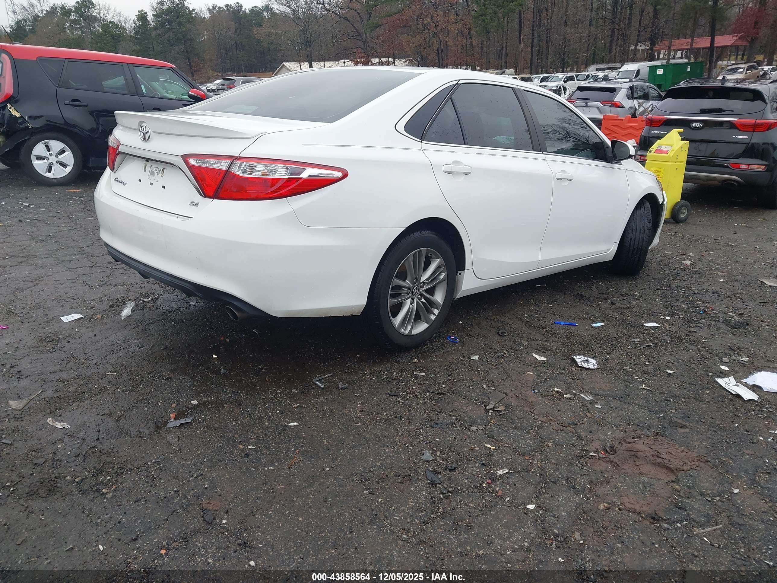 TOYOTA CAMRY image 4