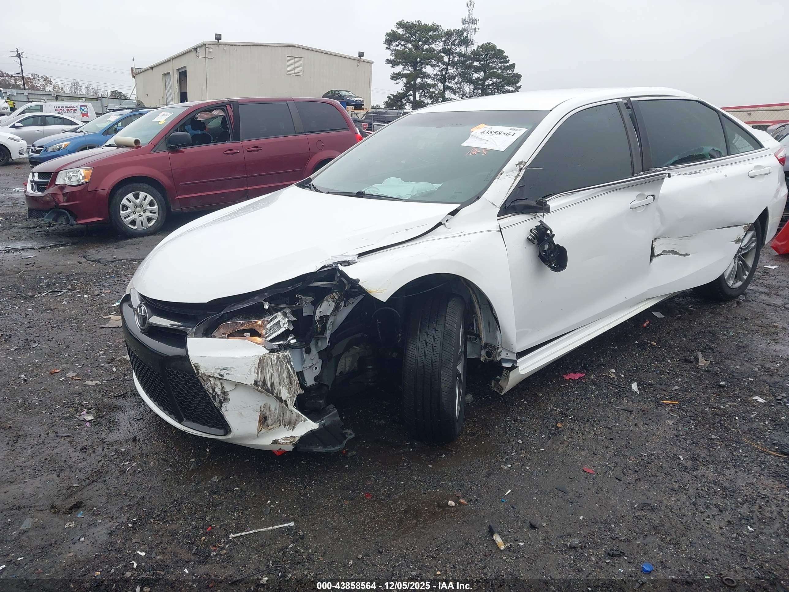 TOYOTA CAMRY image 6