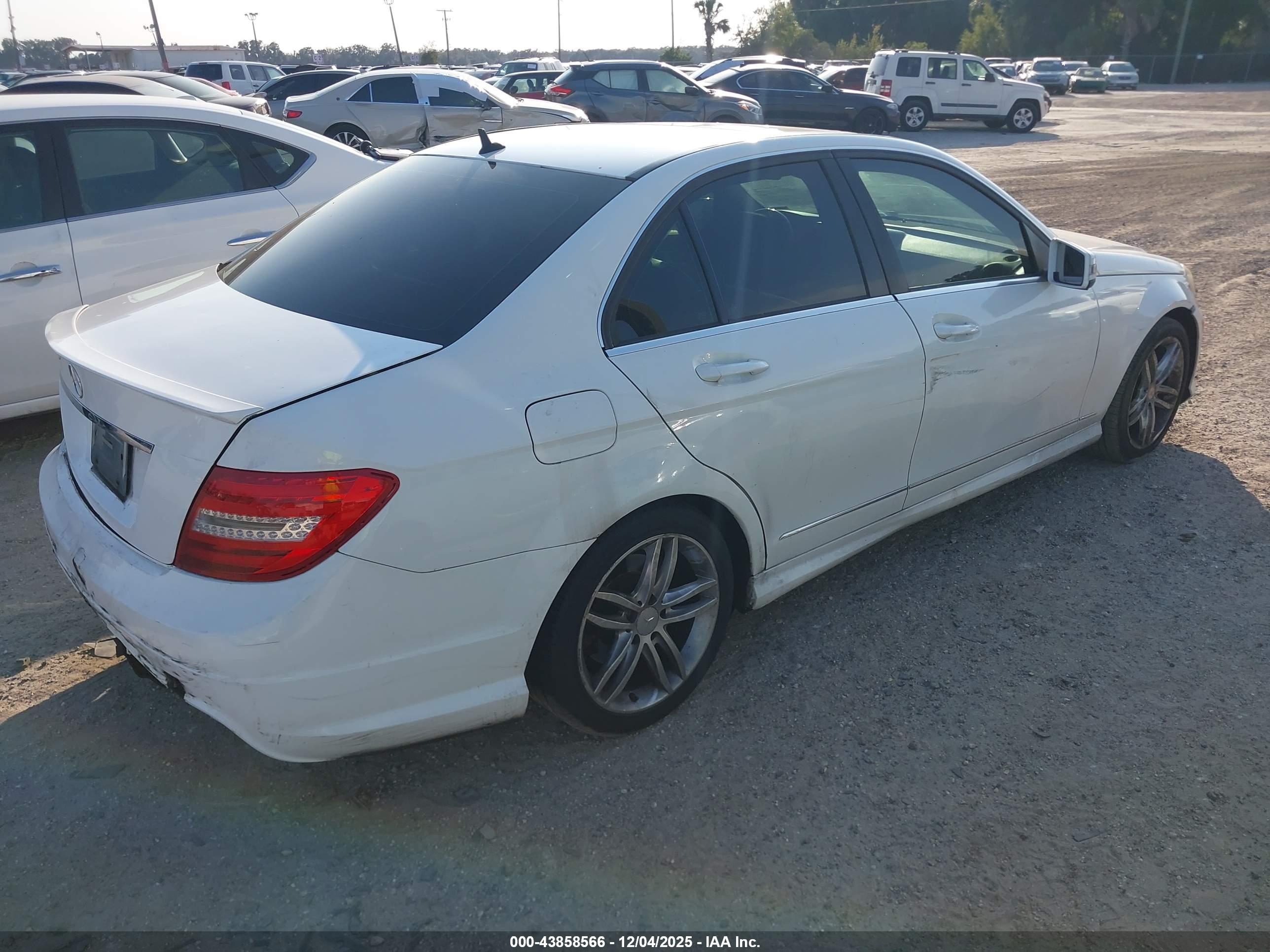 MERCEDES-BENZ C image 4