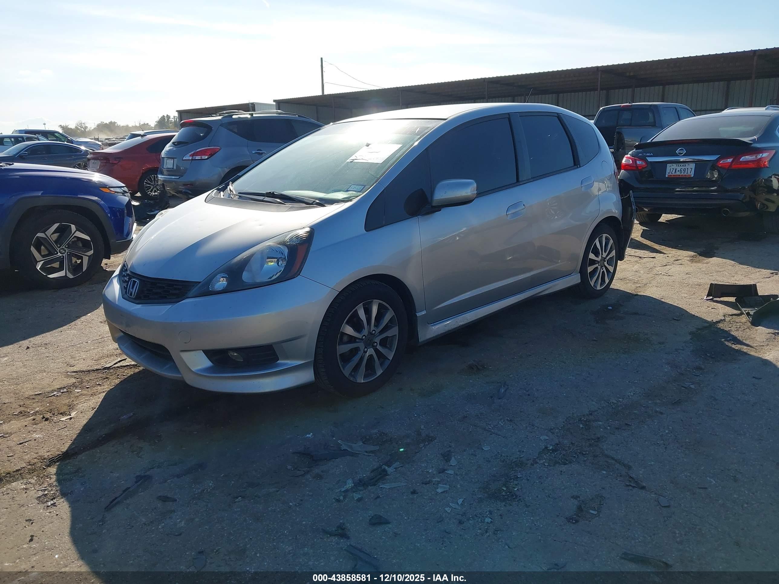 HONDA FIT image 2