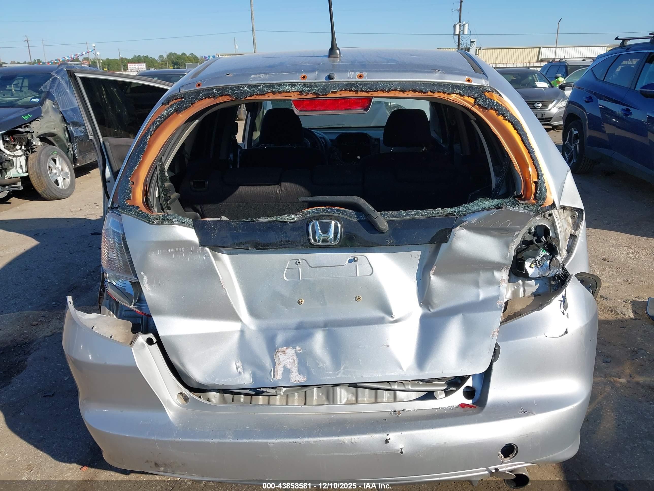 HONDA FIT image 6