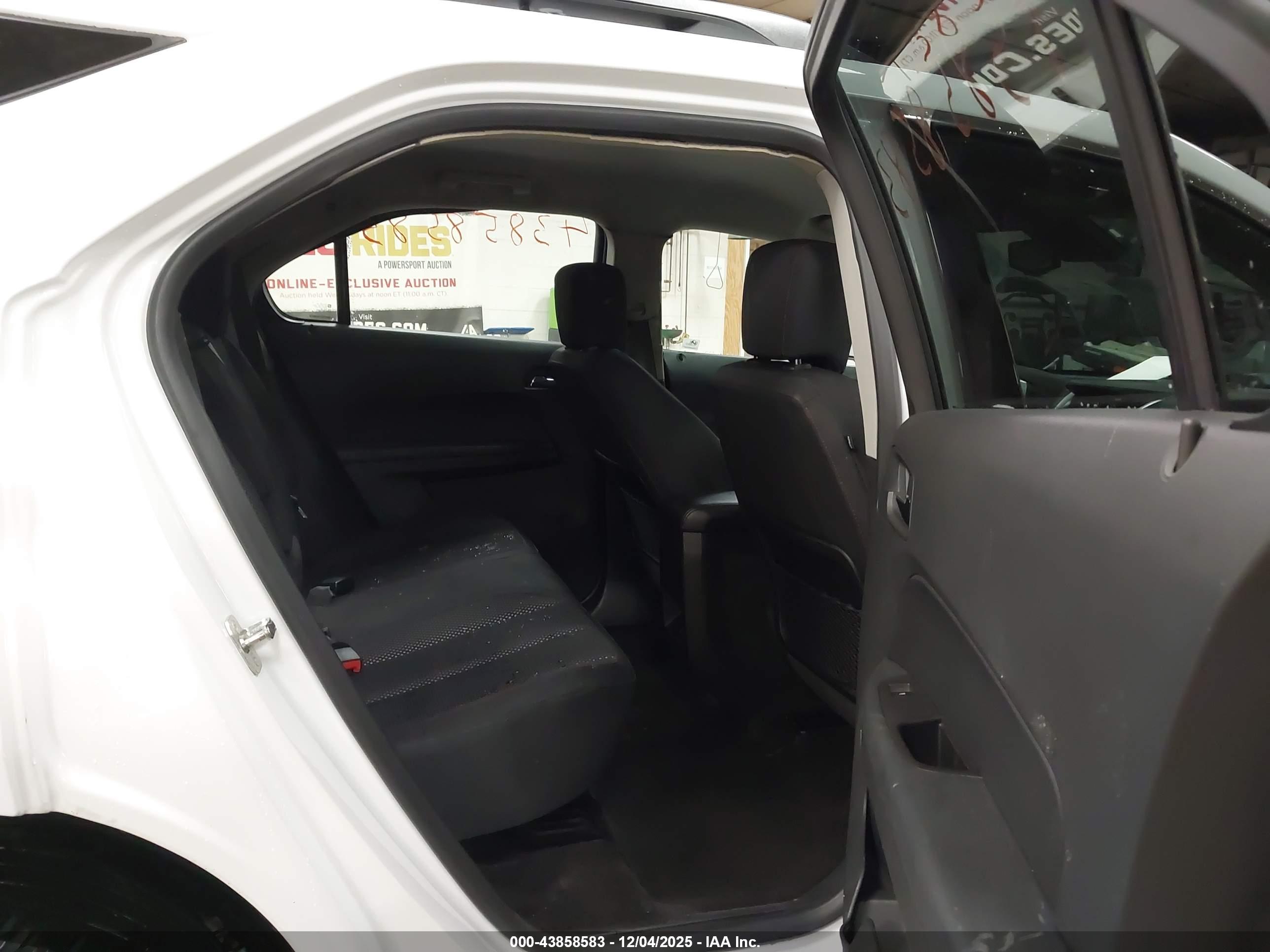 CHEVROLET EQUINOX image 8