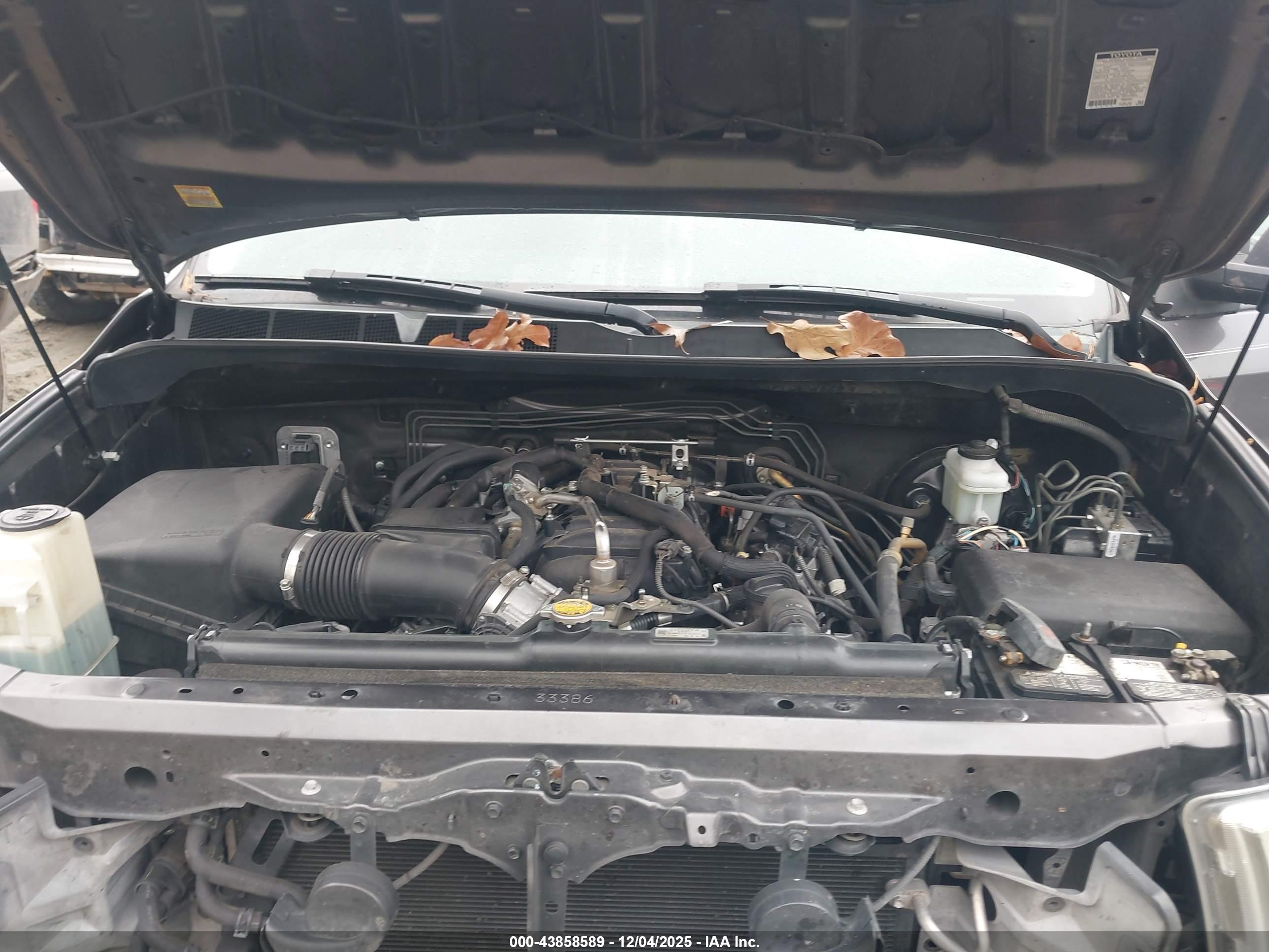 TOYOTA TUNDRA image 10