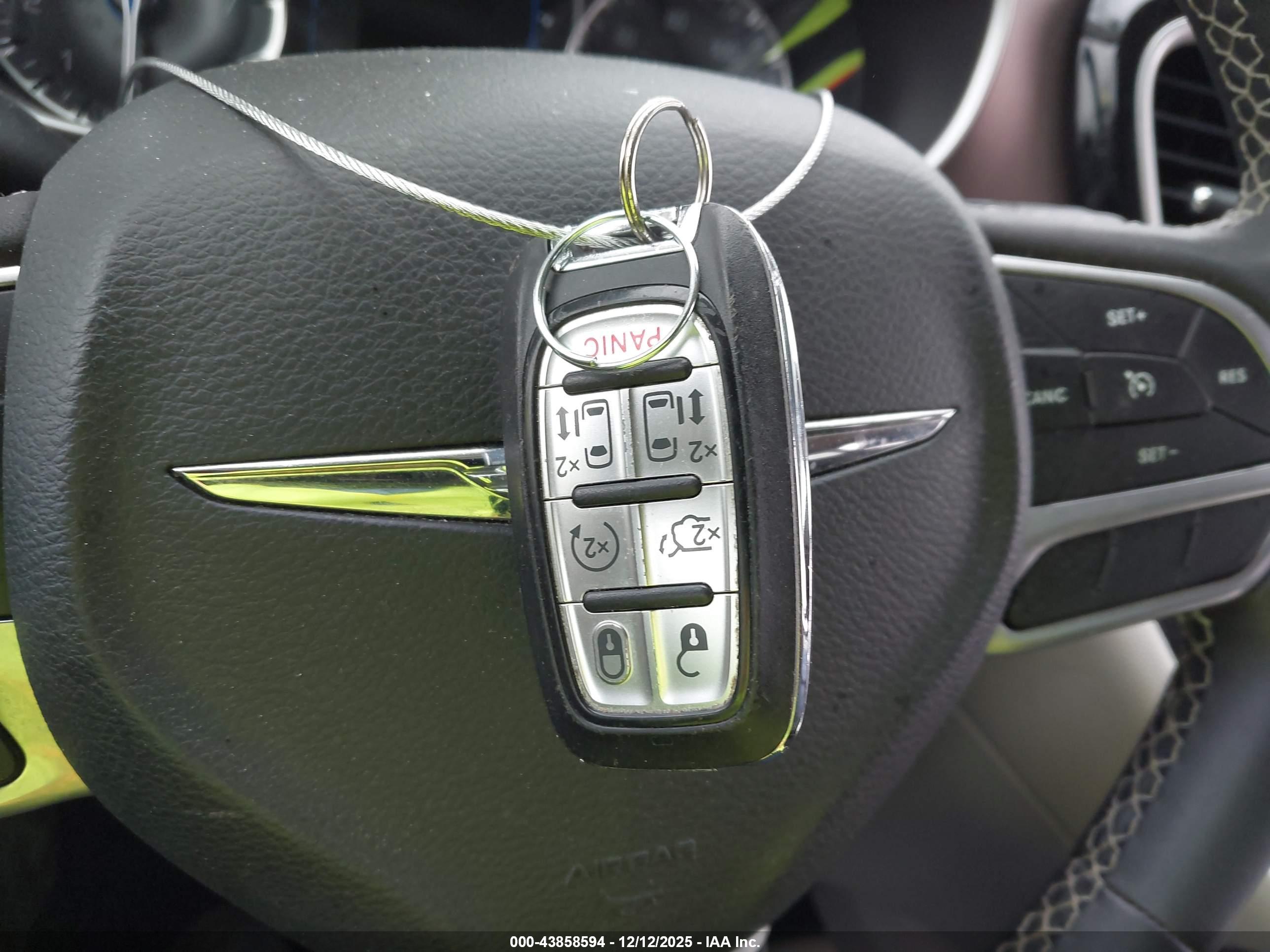 CHRYSLER VOYAGER image 11