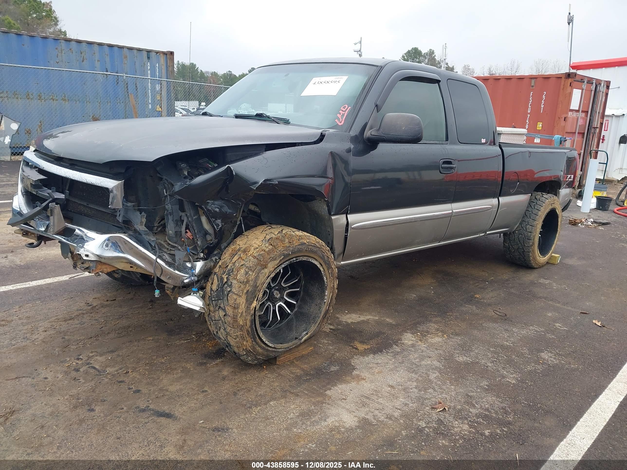 GMC SIERRA image 2