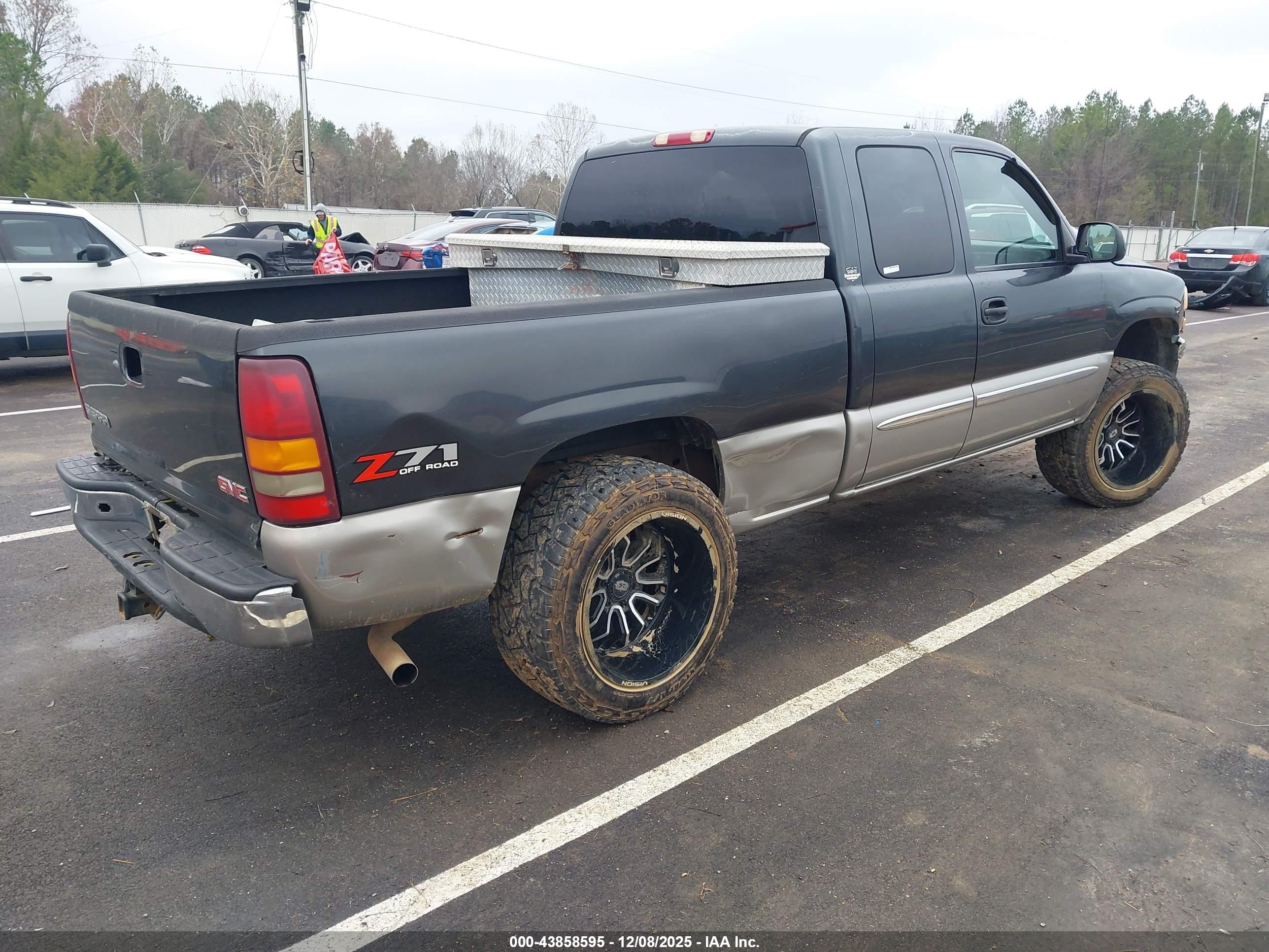 GMC SIERRA image 4