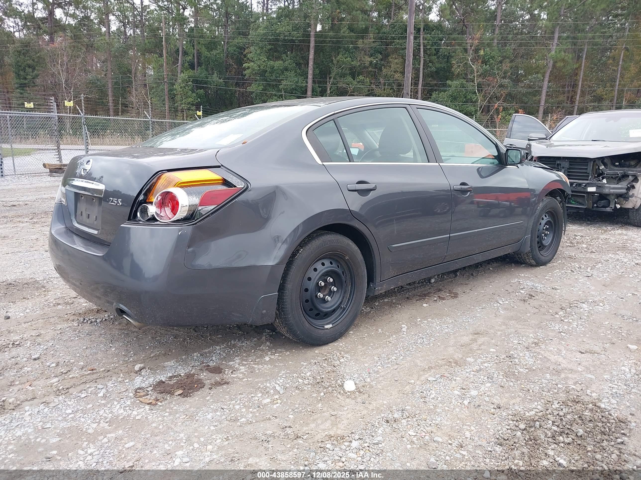 NISSAN ALTIMA image 4