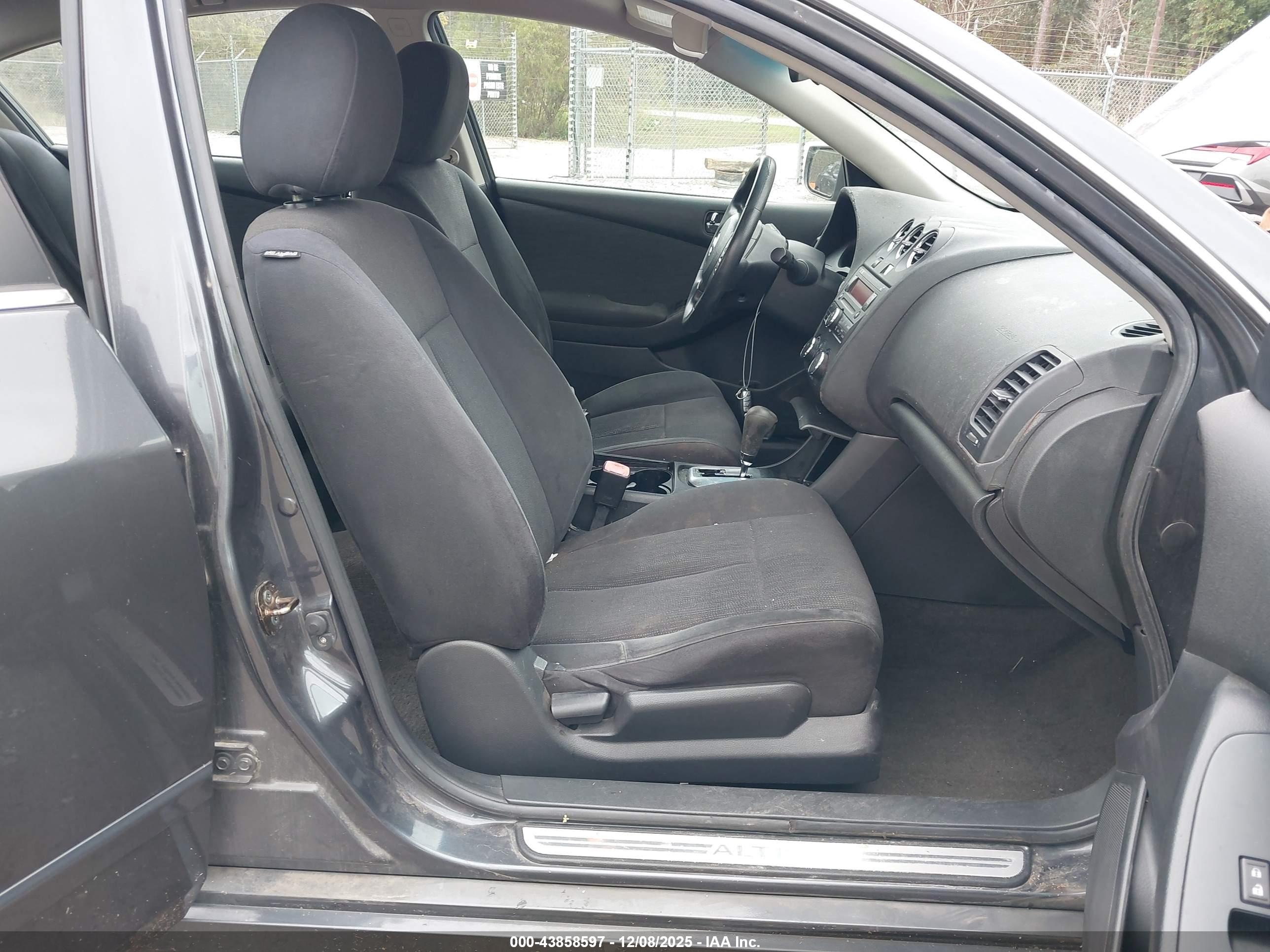 NISSAN ALTIMA image 5