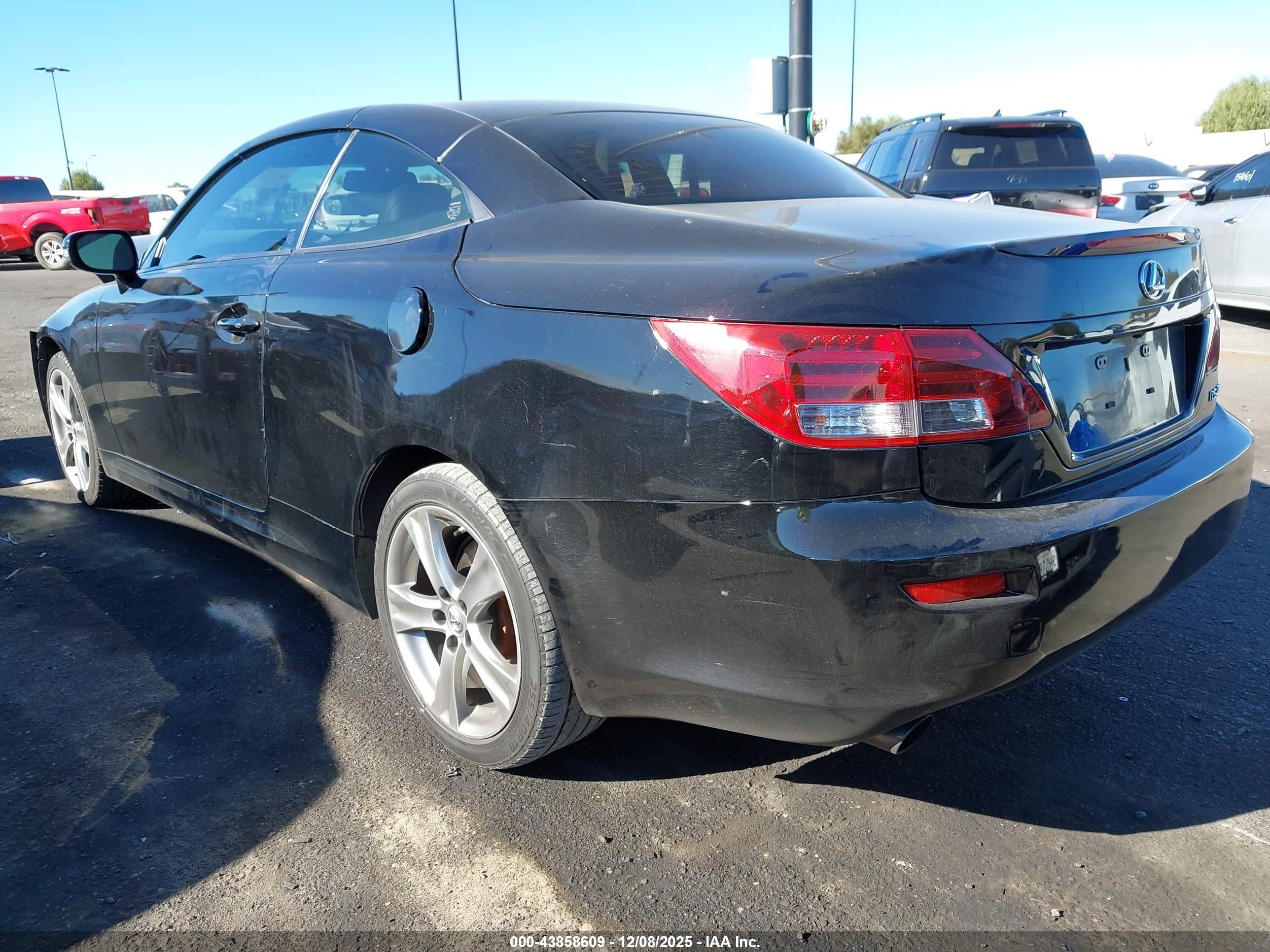 LEXUS IS image 3