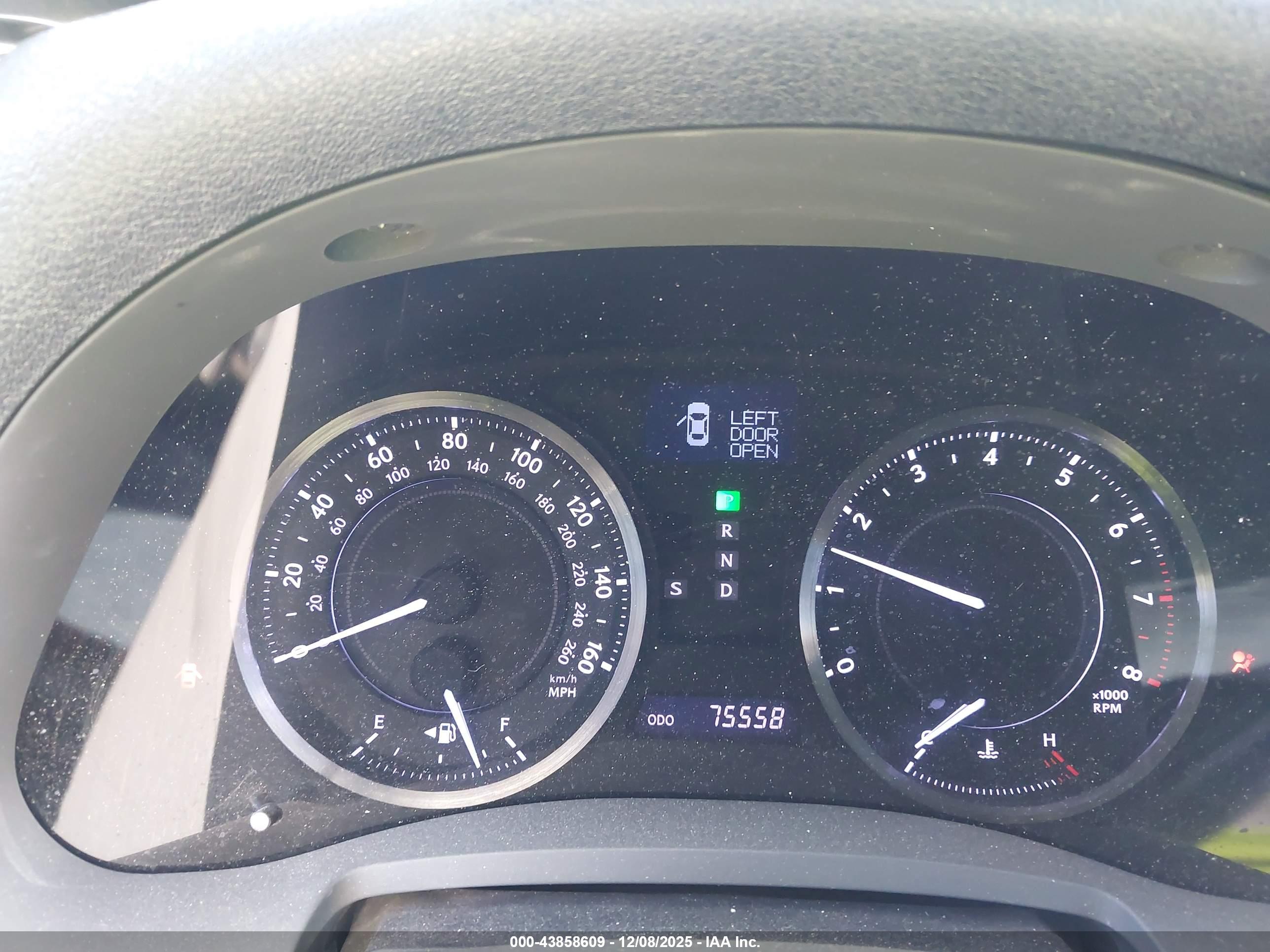 LEXUS IS image 7