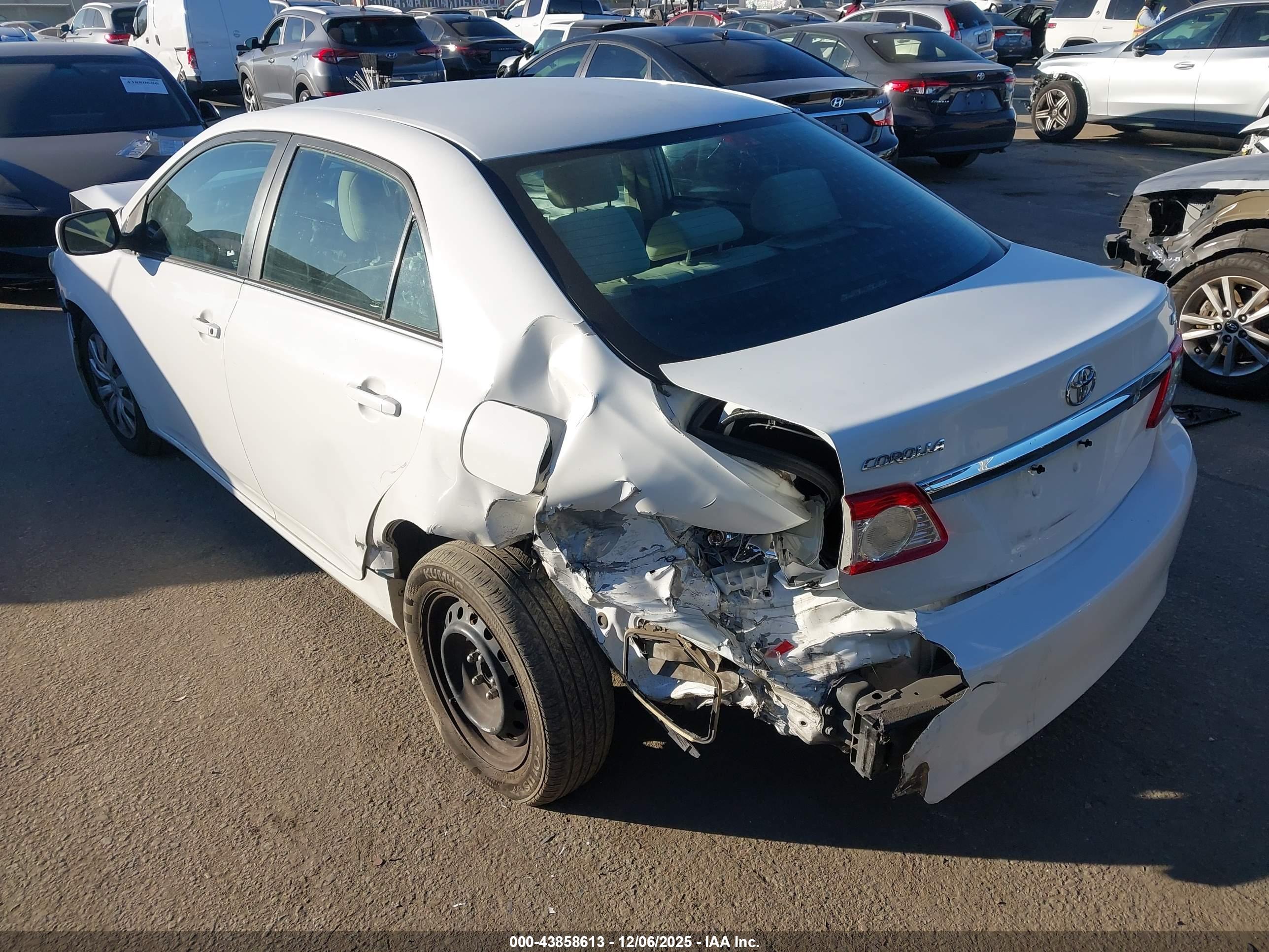 TOYOTA COROLLA image 3