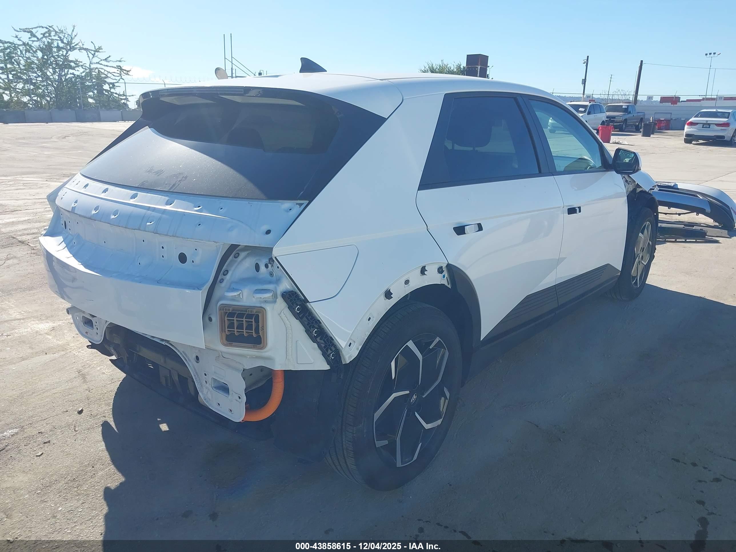 HYUNDAI IONIQ image 4