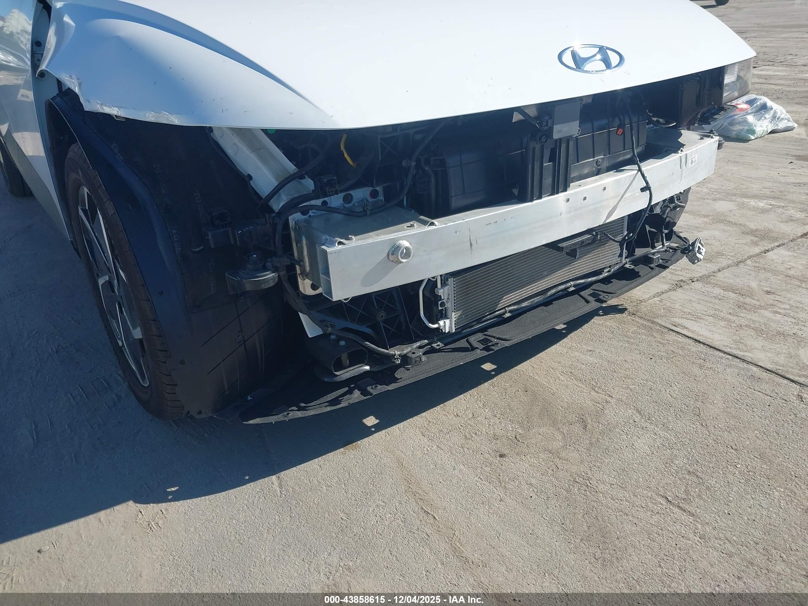 HYUNDAI IONIQ image 6