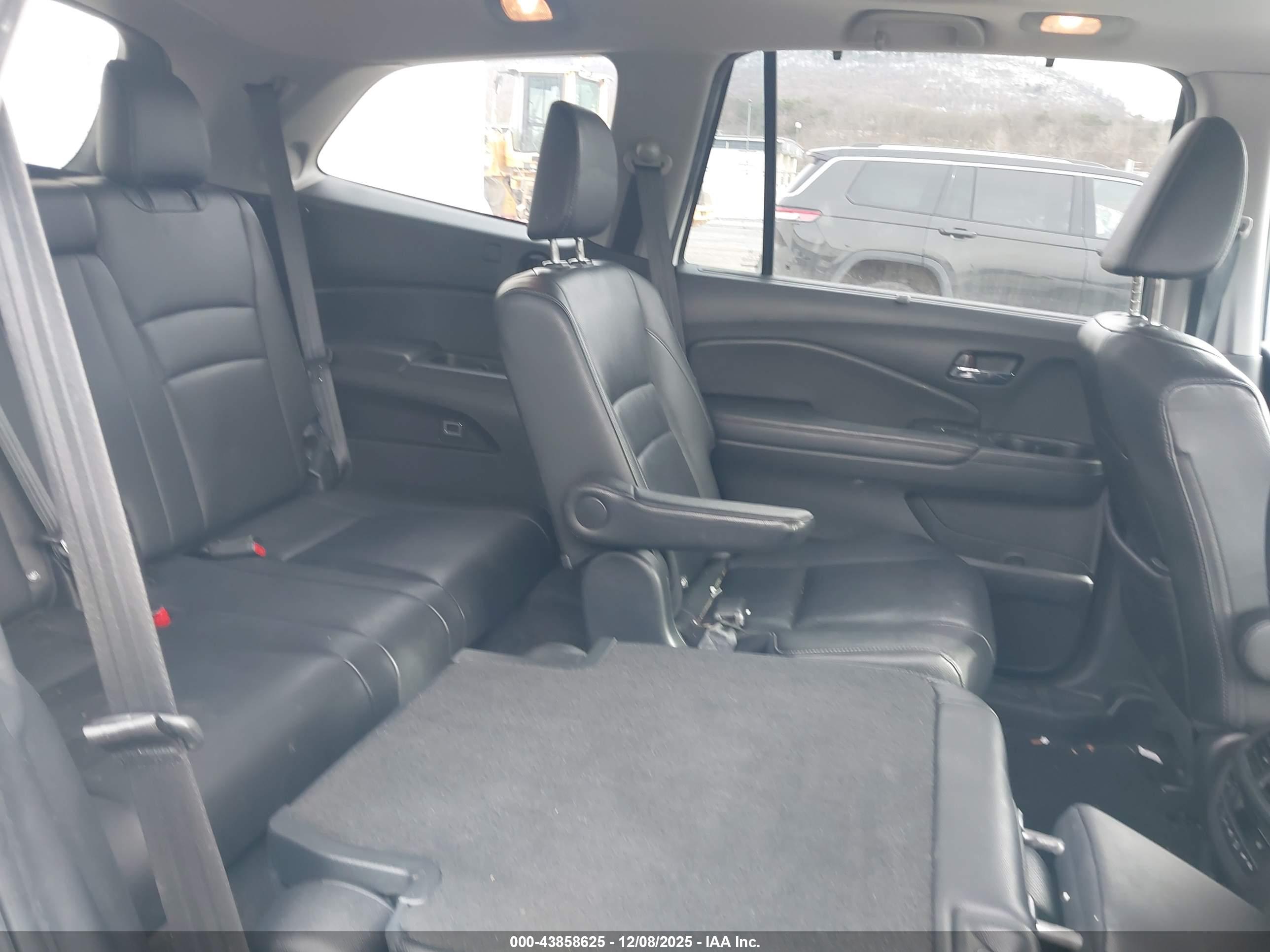 HONDA PILOT image 8
