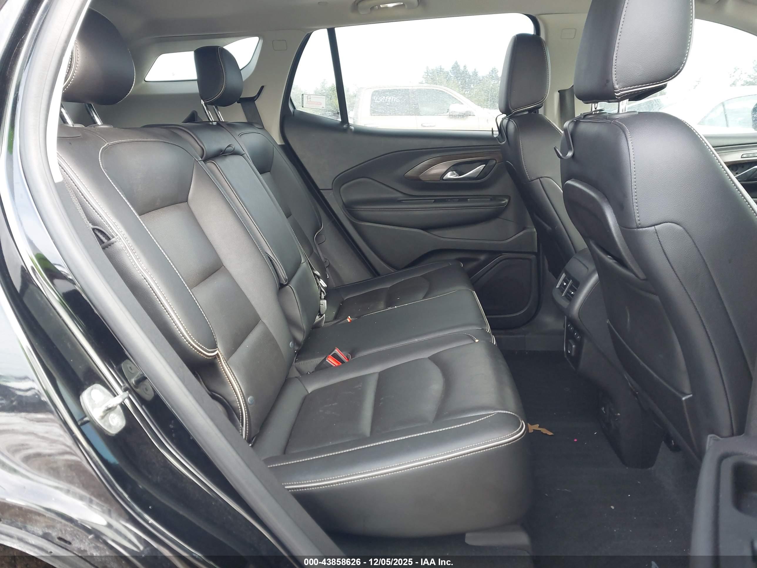 GMC TERRAIN image 8