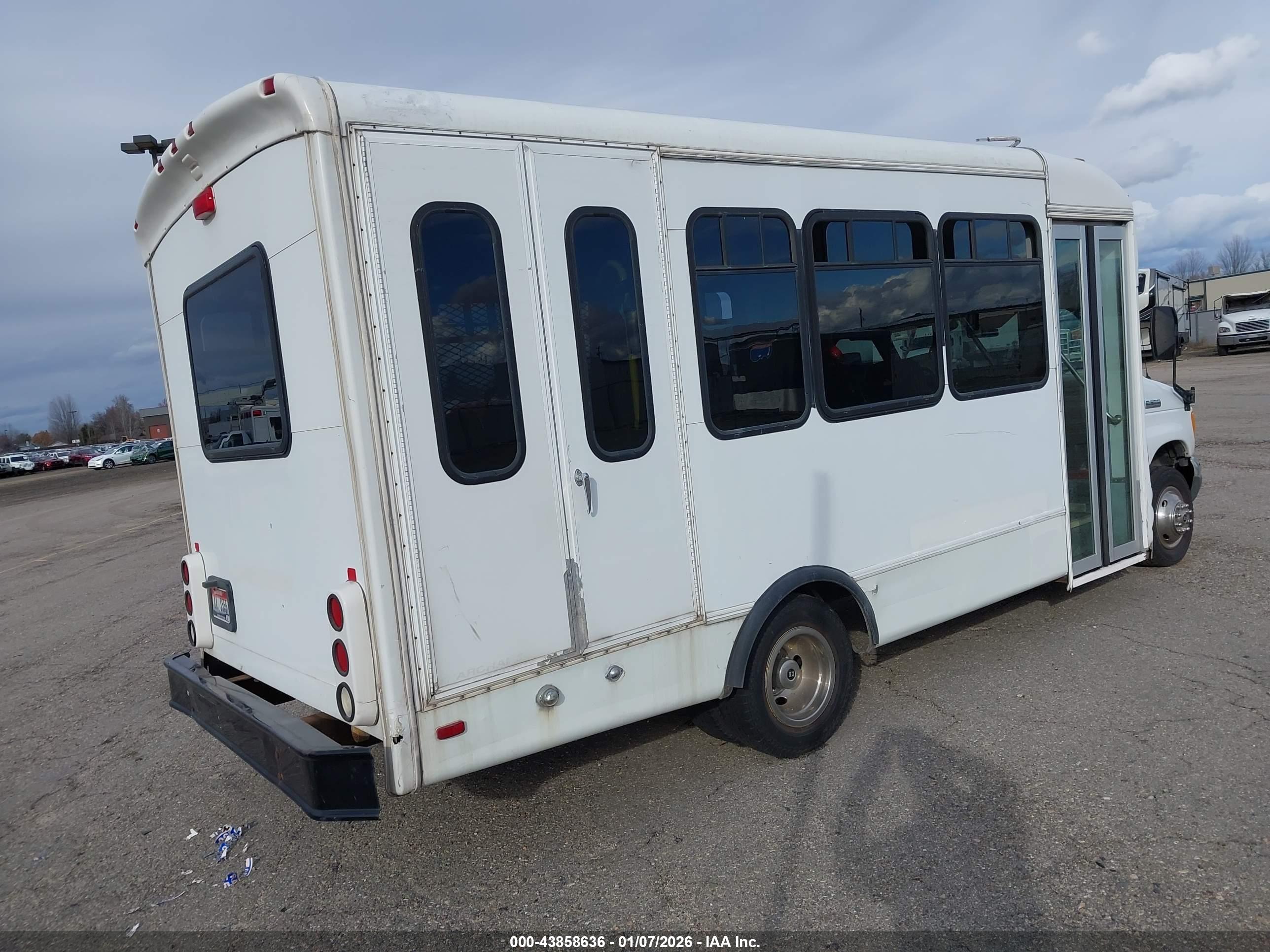 FORD E-350 image 4