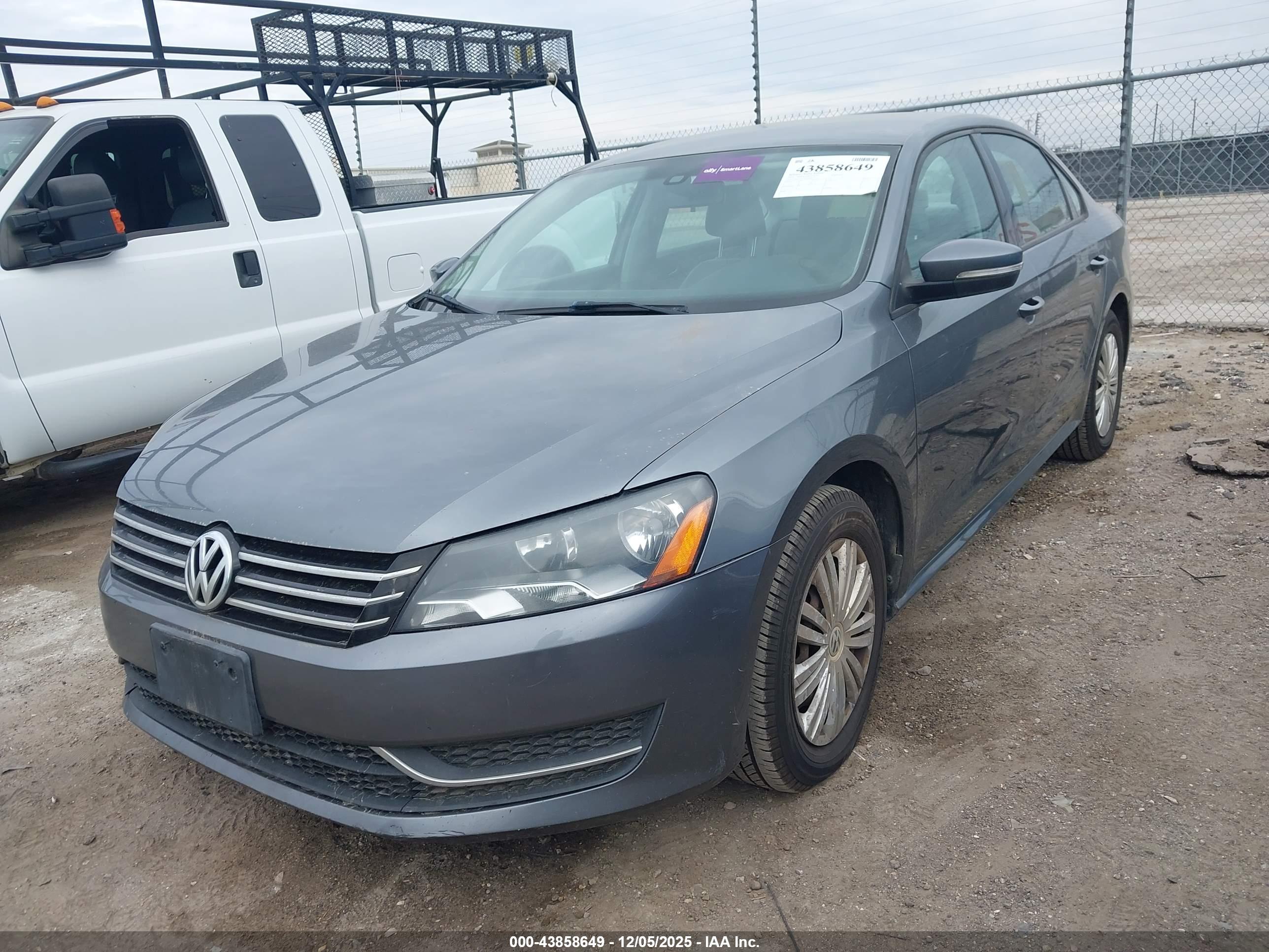 VOLKSWAGEN PASSAT image 6