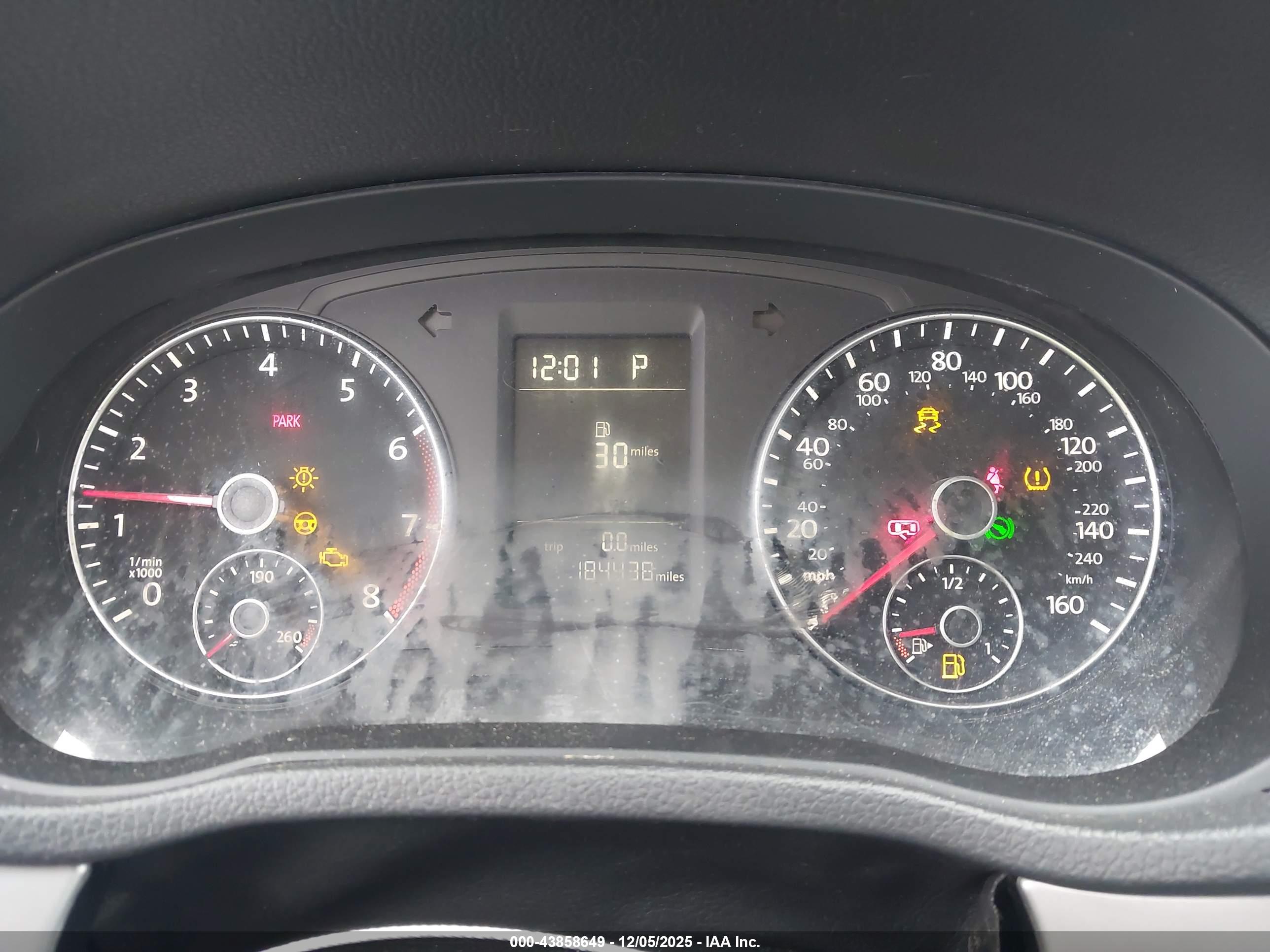 VOLKSWAGEN PASSAT image 7