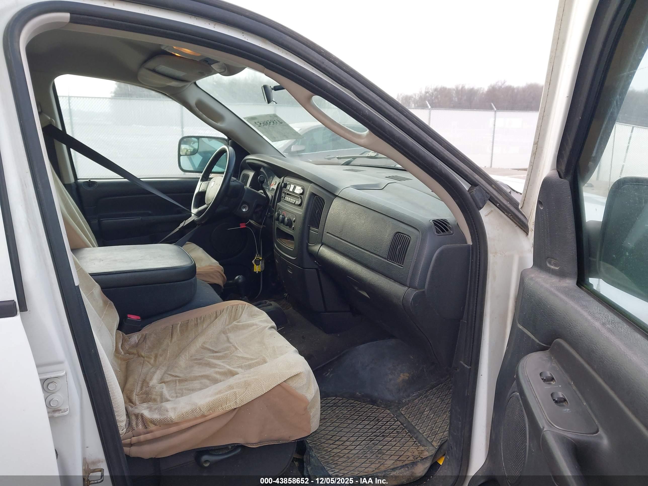DODGE RAM image 5