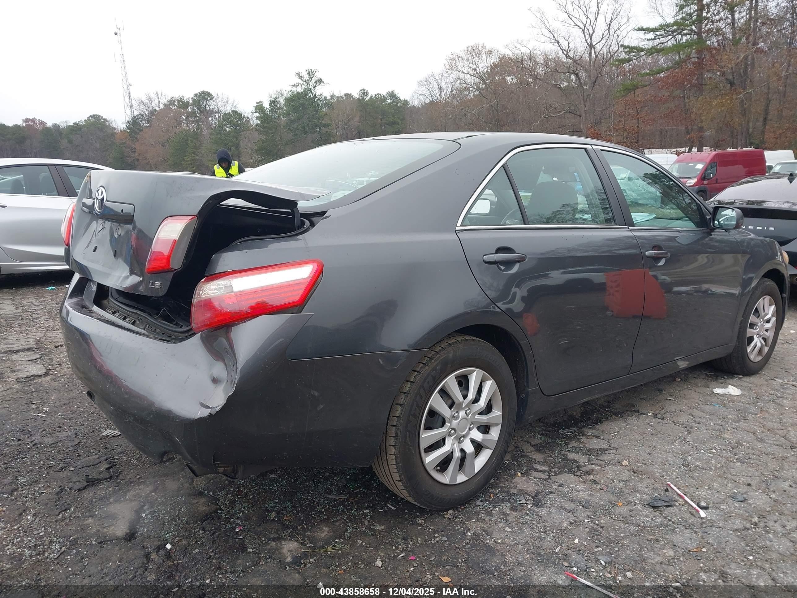 TOYOTA CAMRY image 4