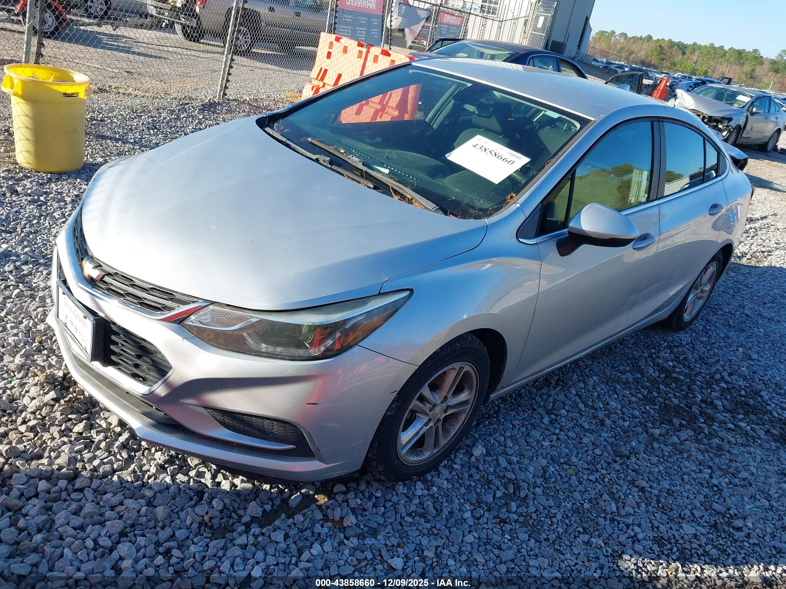 CHEVROLET CRUZE image 2