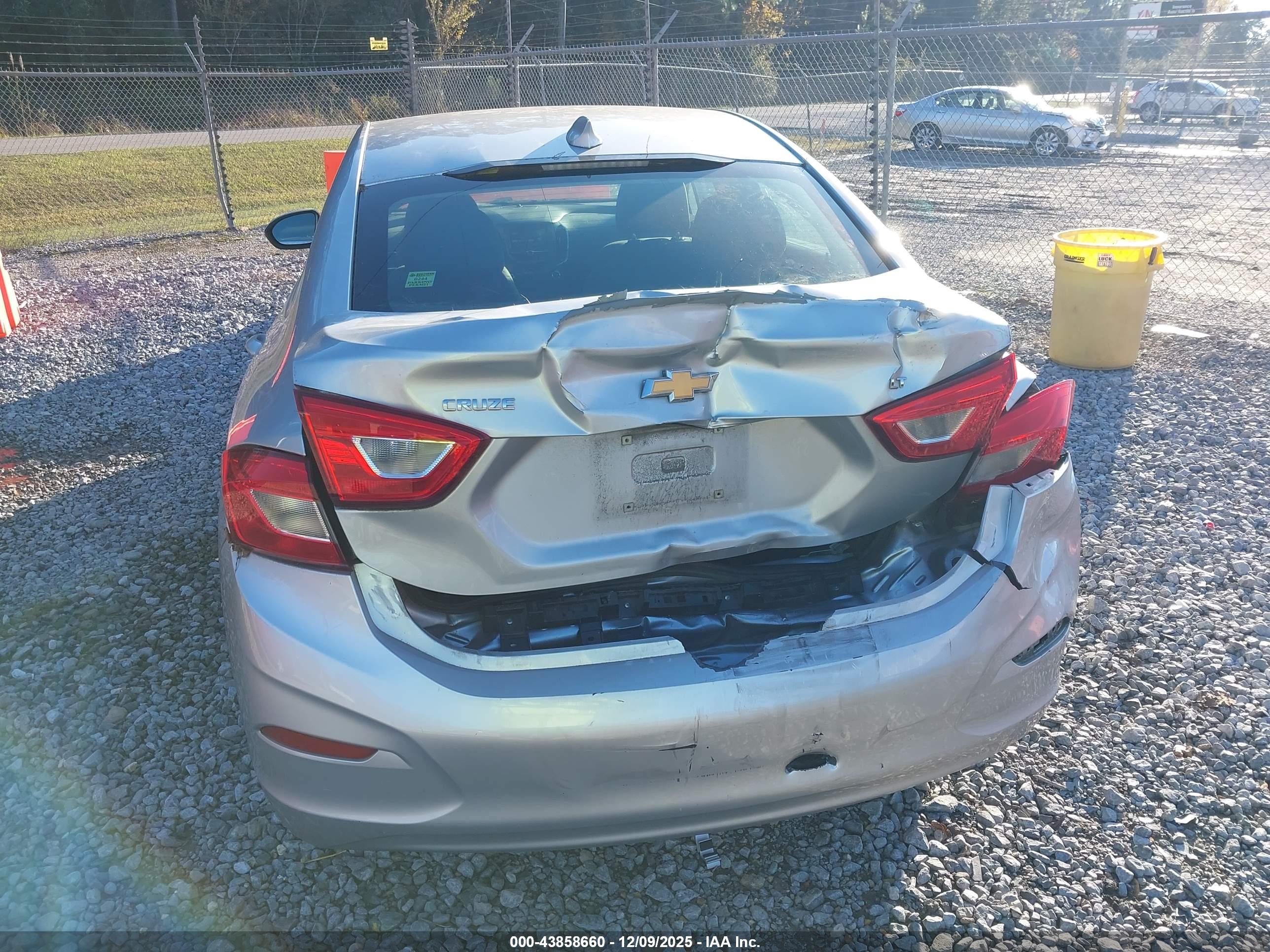 CHEVROLET CRUZE image 6