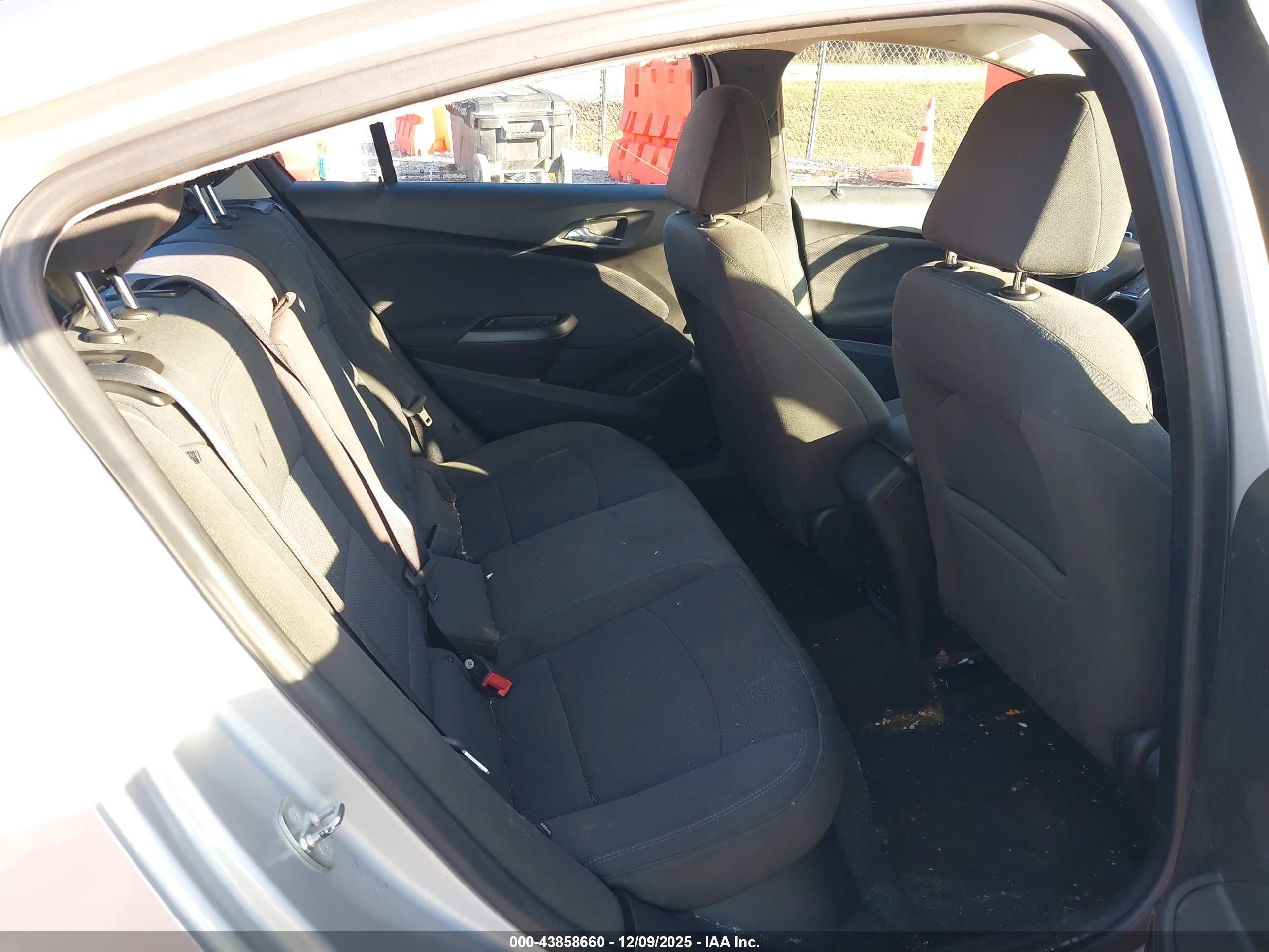 CHEVROLET CRUZE image 8