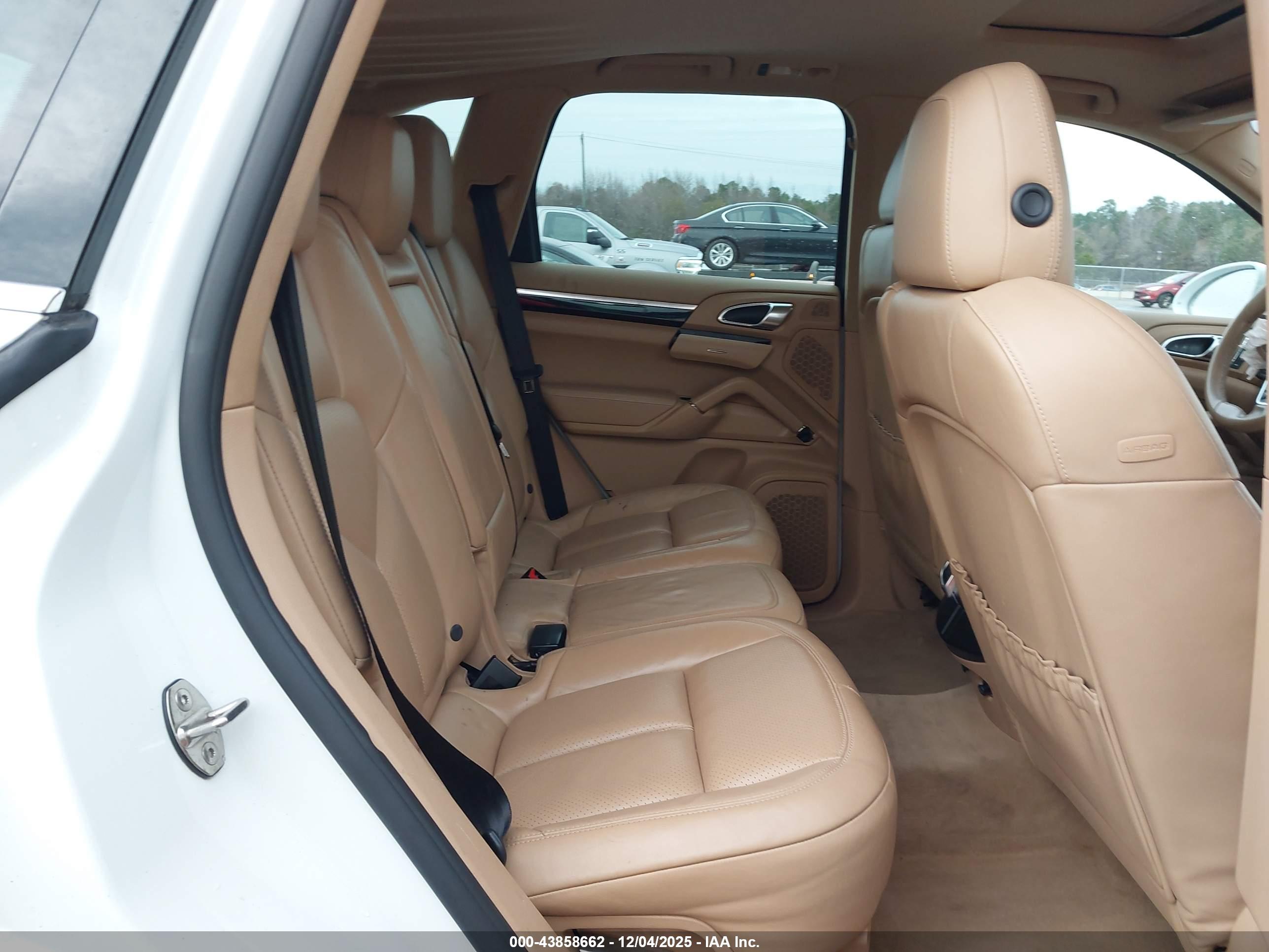 PORSCHE CAYENNE image 8