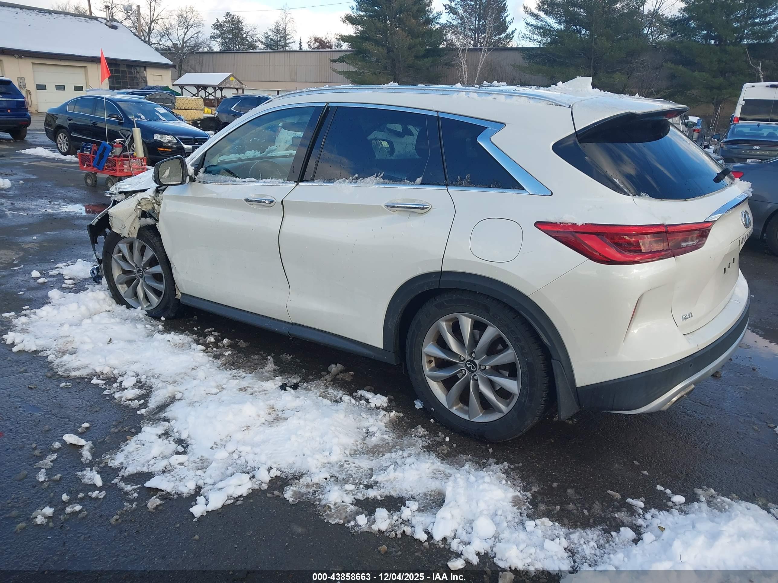 INFINITI QX50 image 3