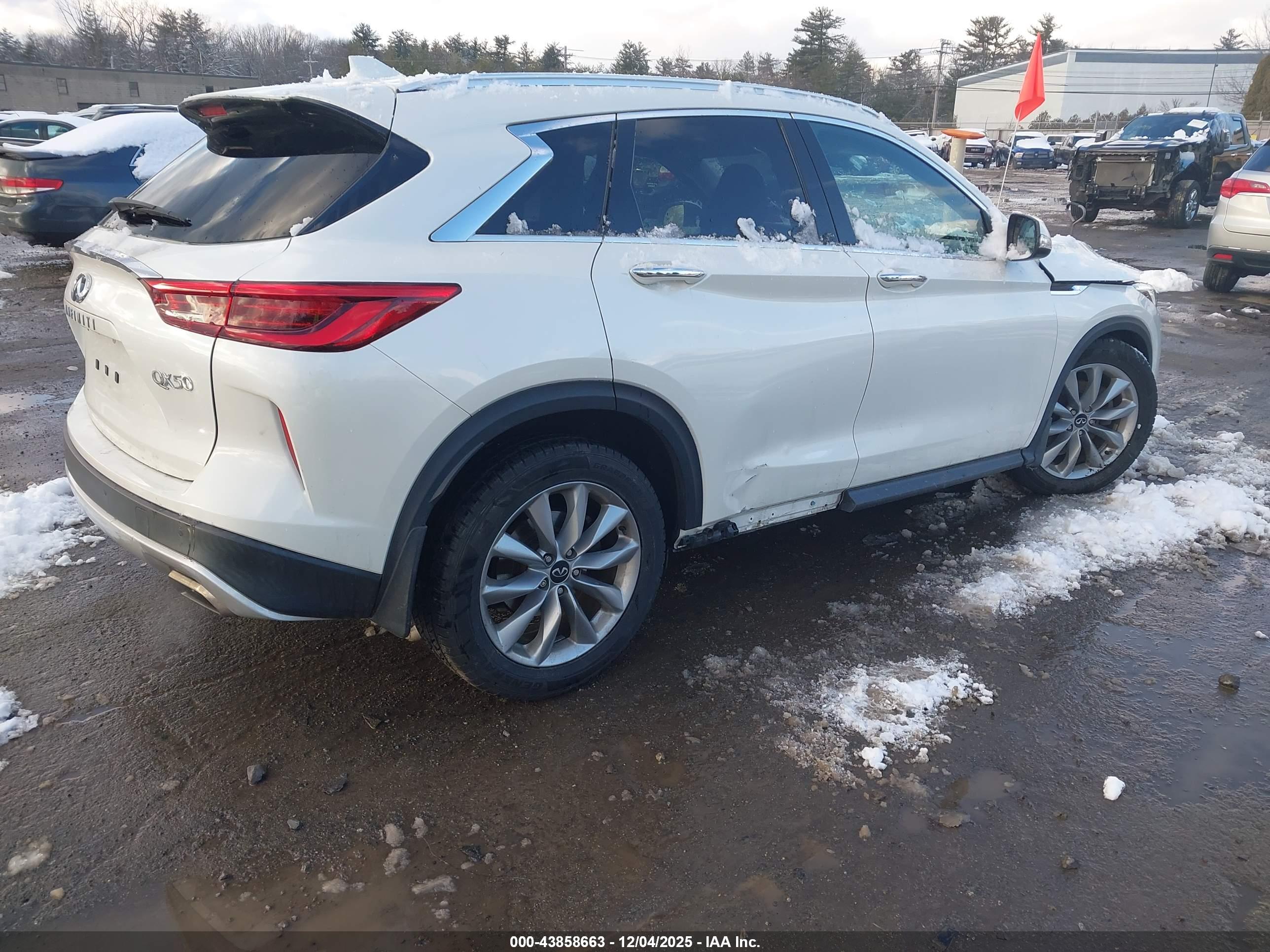 INFINITI QX50 image 4