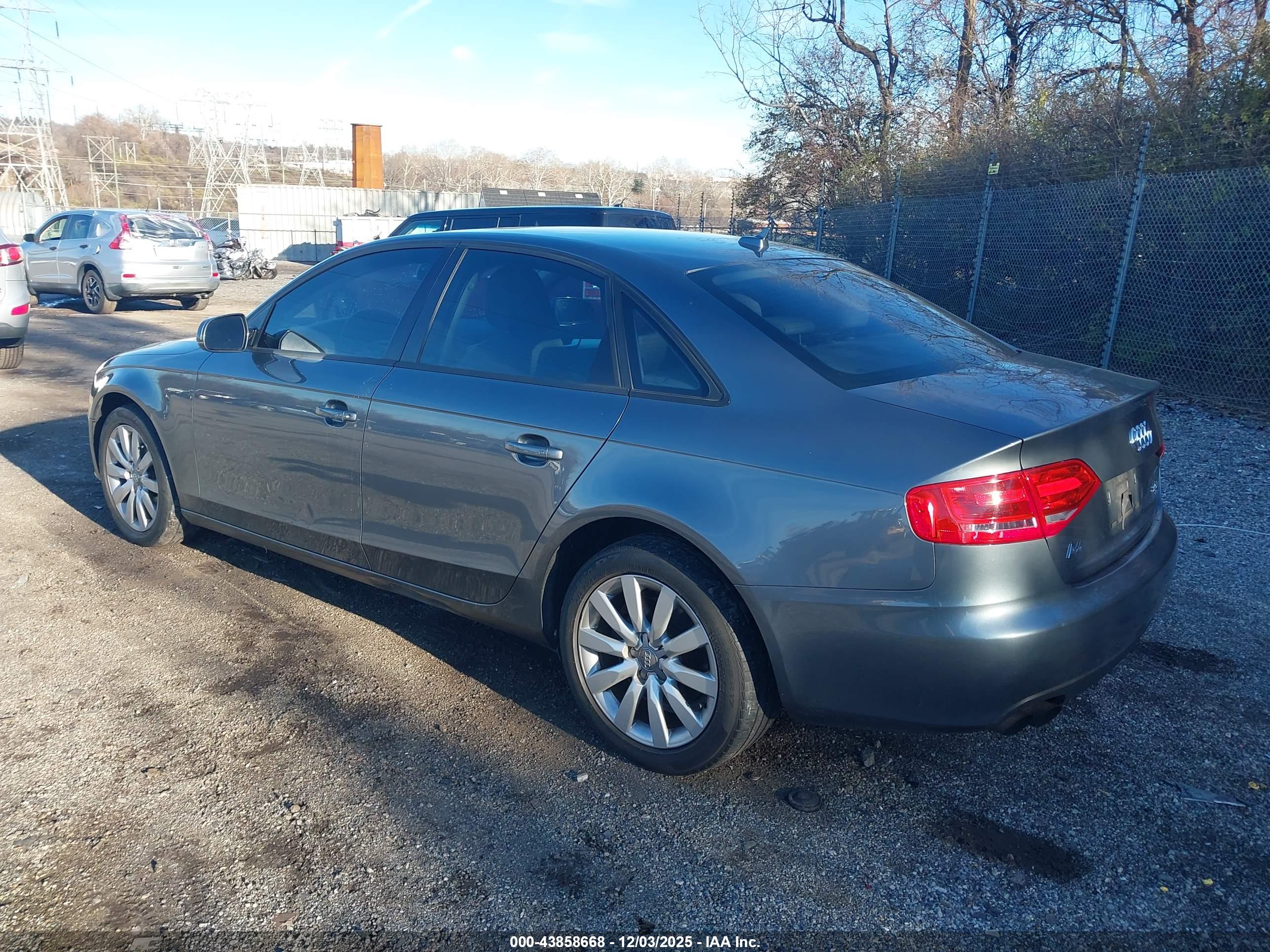AUDI A4 image 3